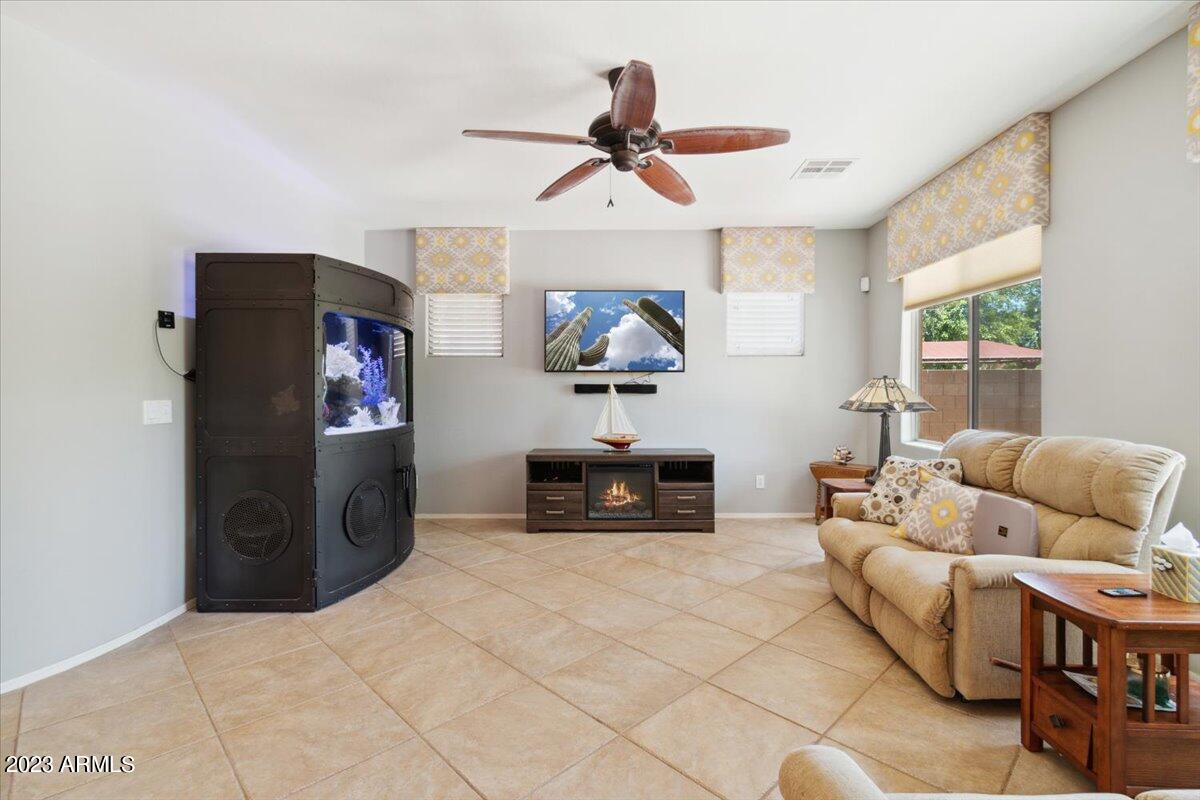 4897 E DEL RIO Drive