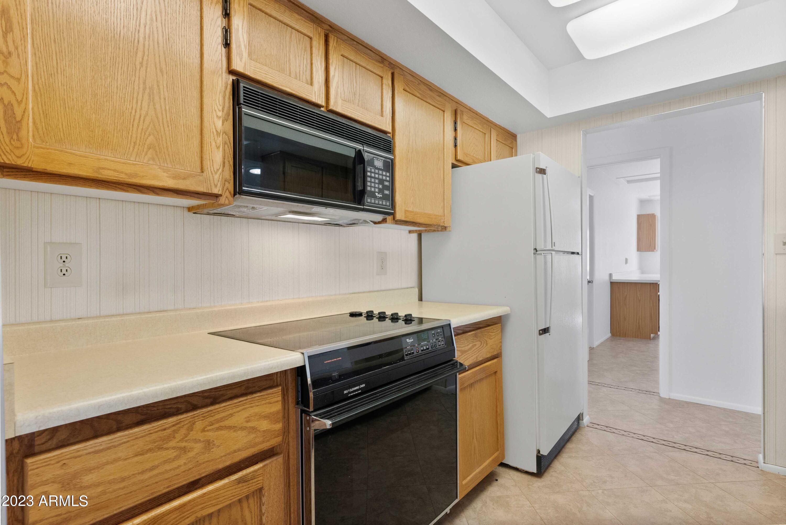 1125 W MISSION Drive