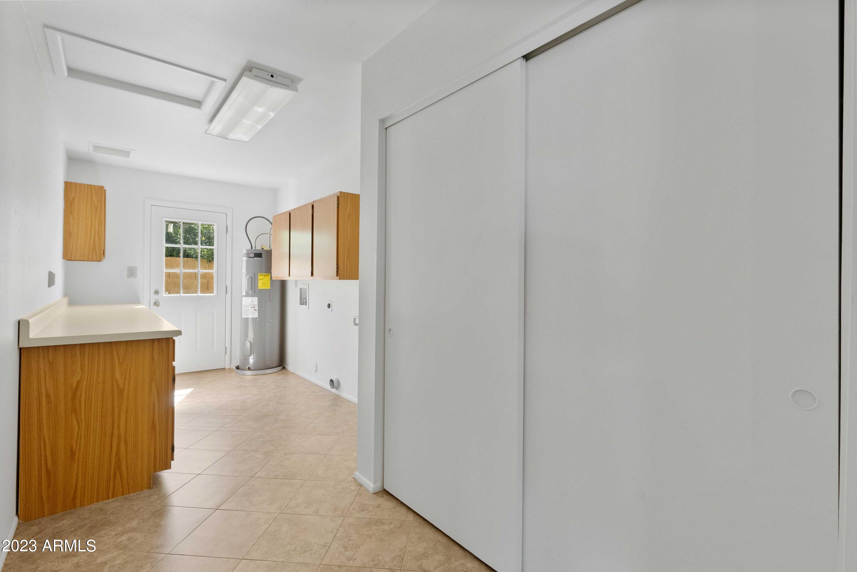 1125 W MISSION Drive