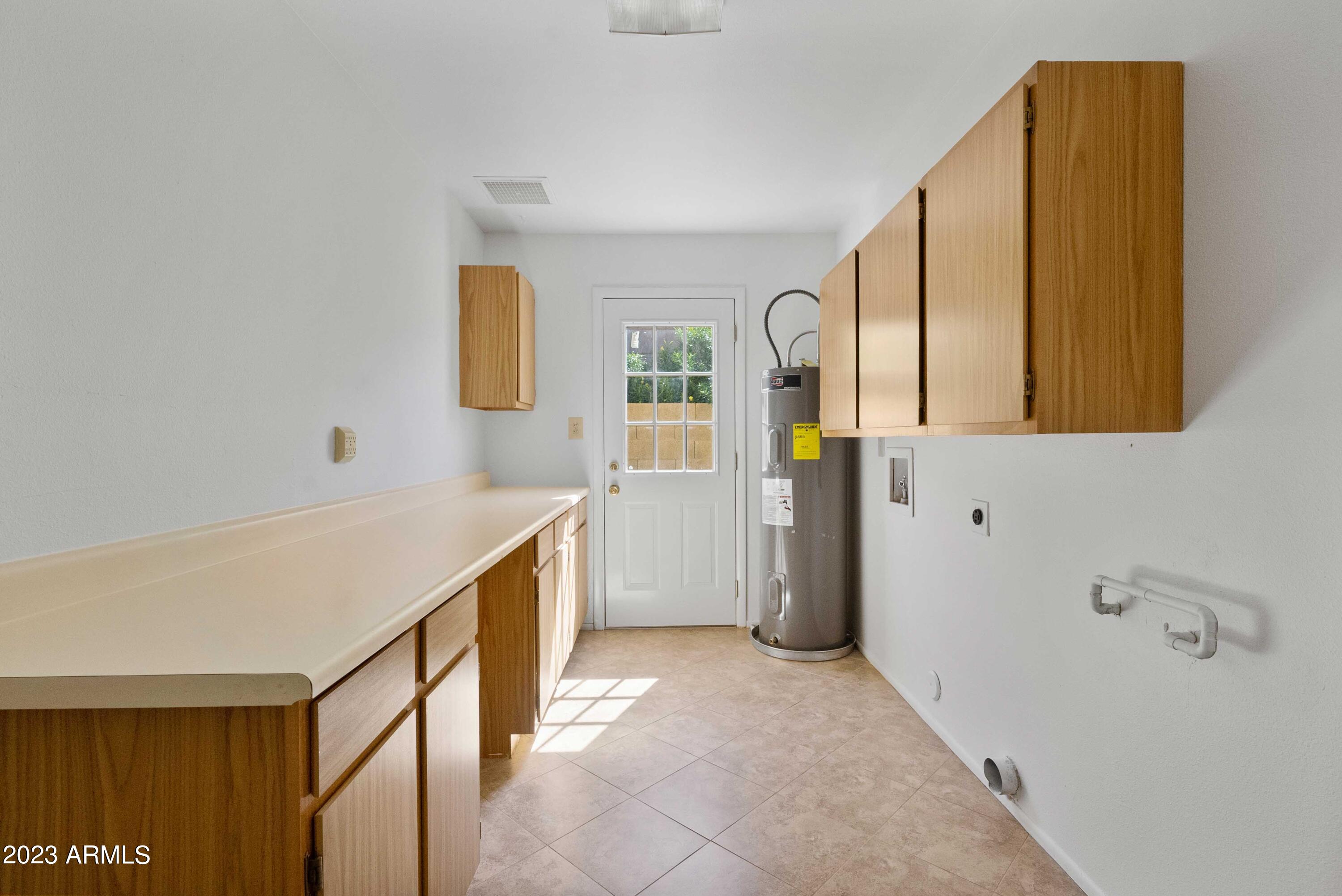 1125 W MISSION Drive