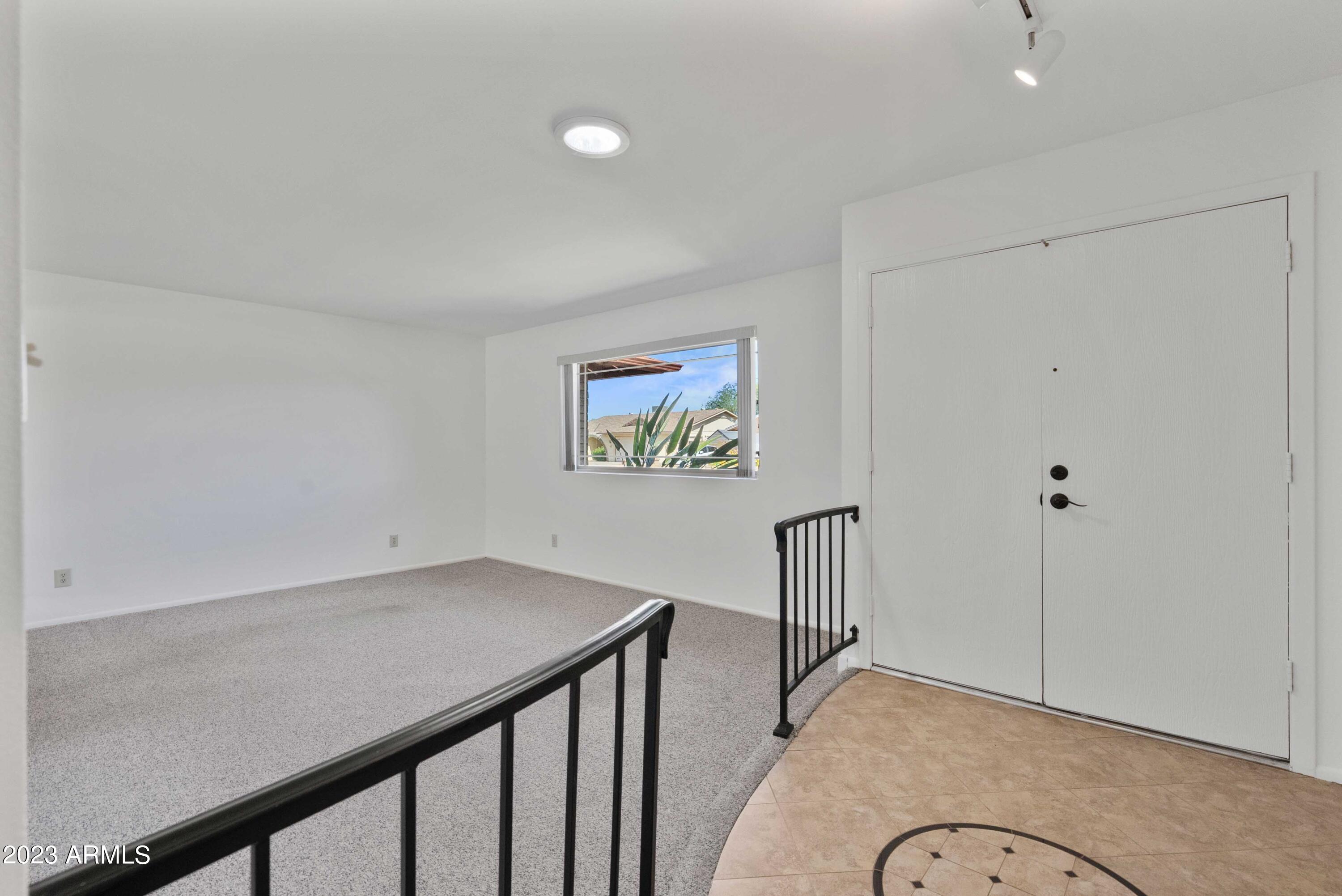 1125 W MISSION Drive