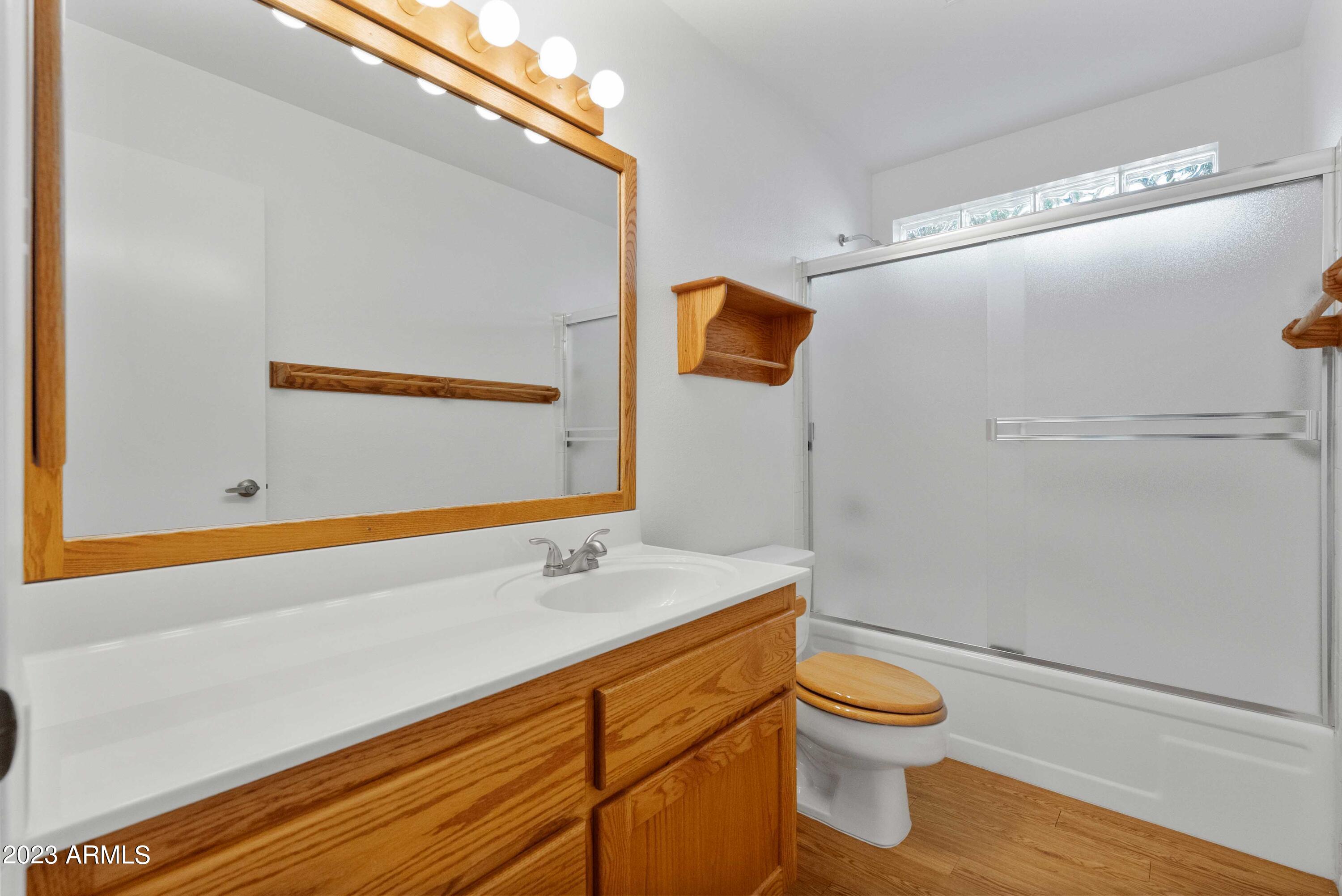 1125 W MISSION Drive