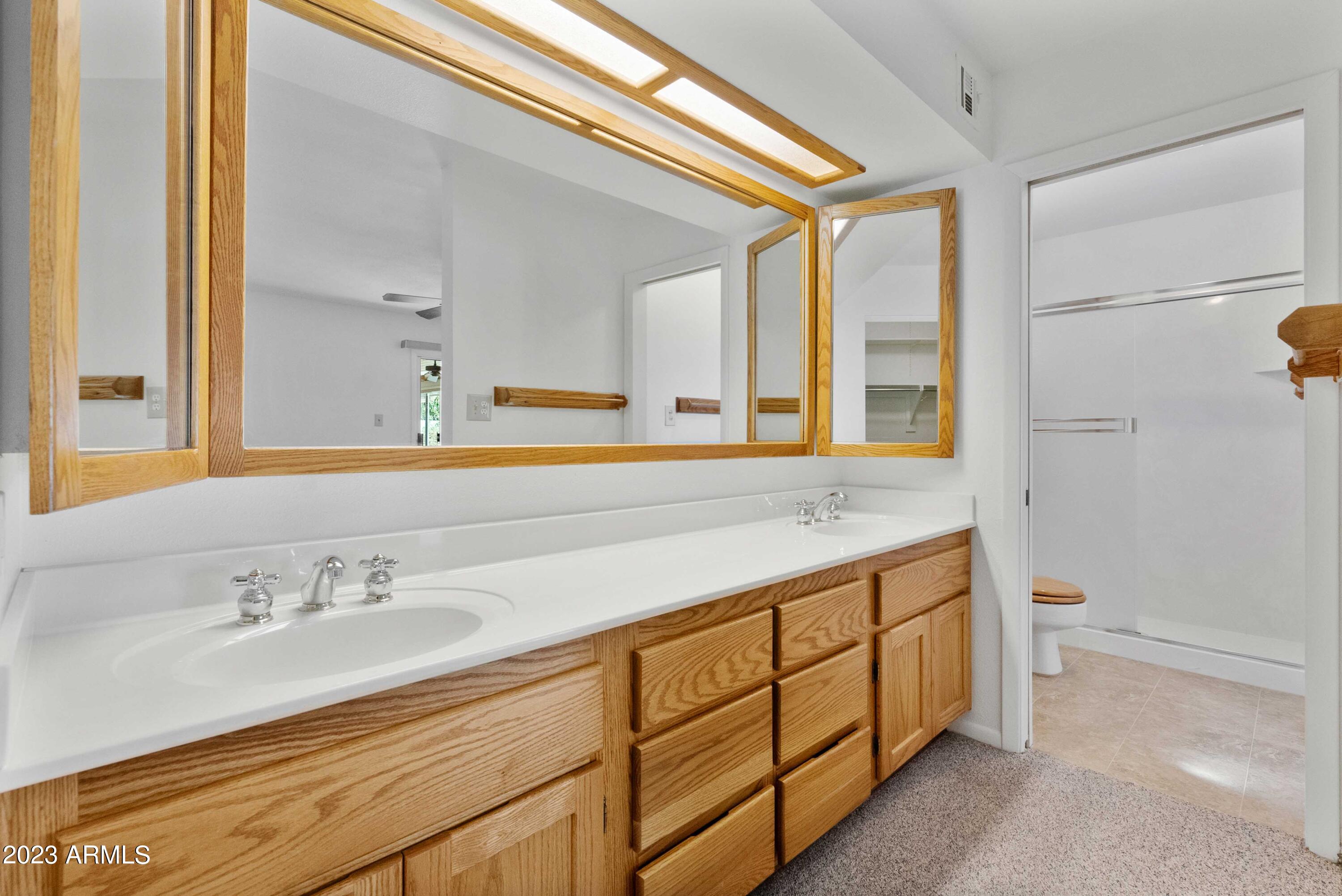 1125 W MISSION Drive
