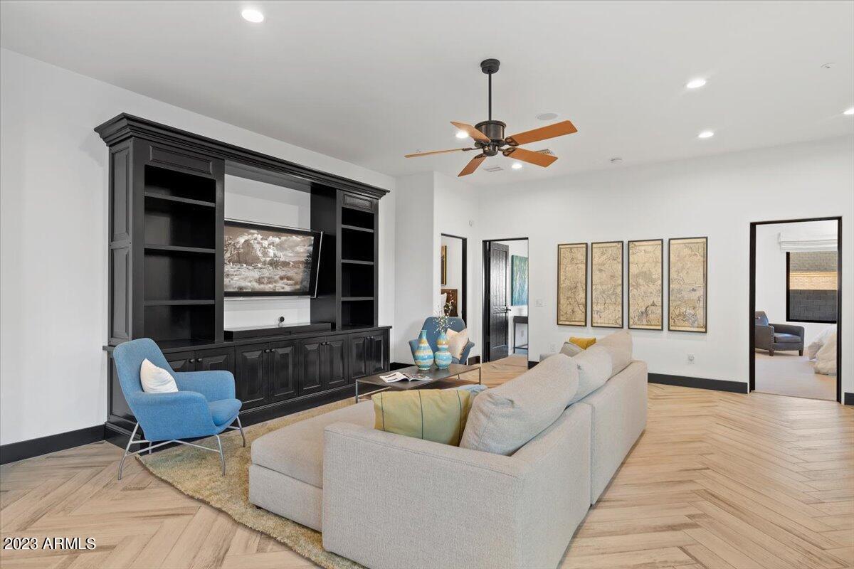 4921 E CALLE DEL MEDIO --