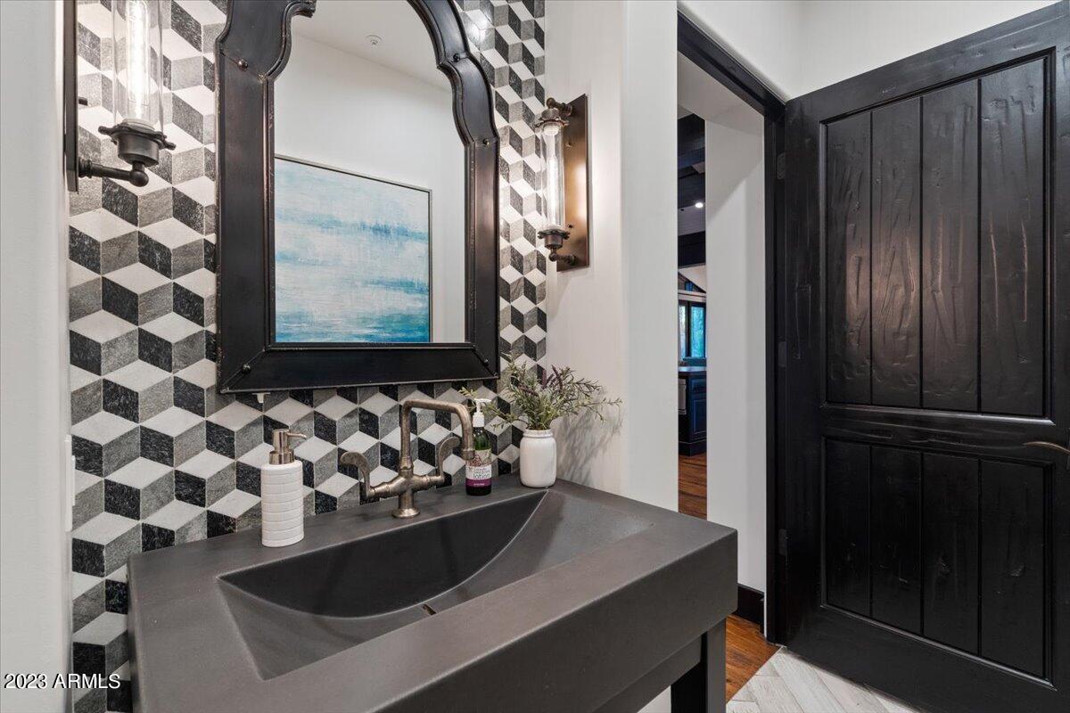 4921 E CALLE DEL MEDIO --