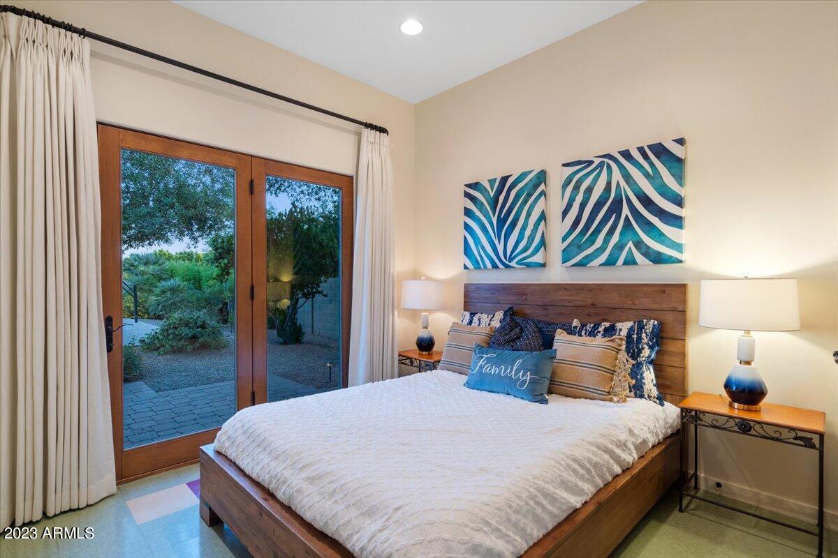 4921 E CALLE DEL MEDIO --