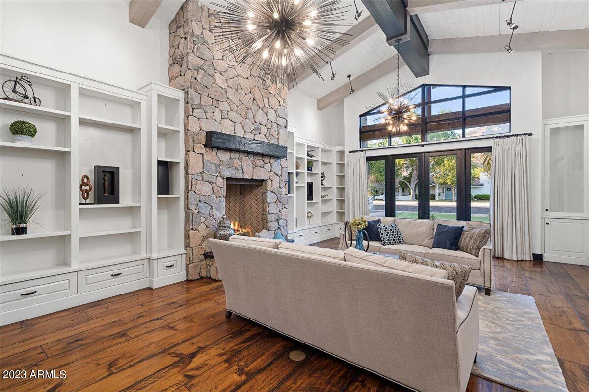 4921 E CALLE DEL MEDIO --