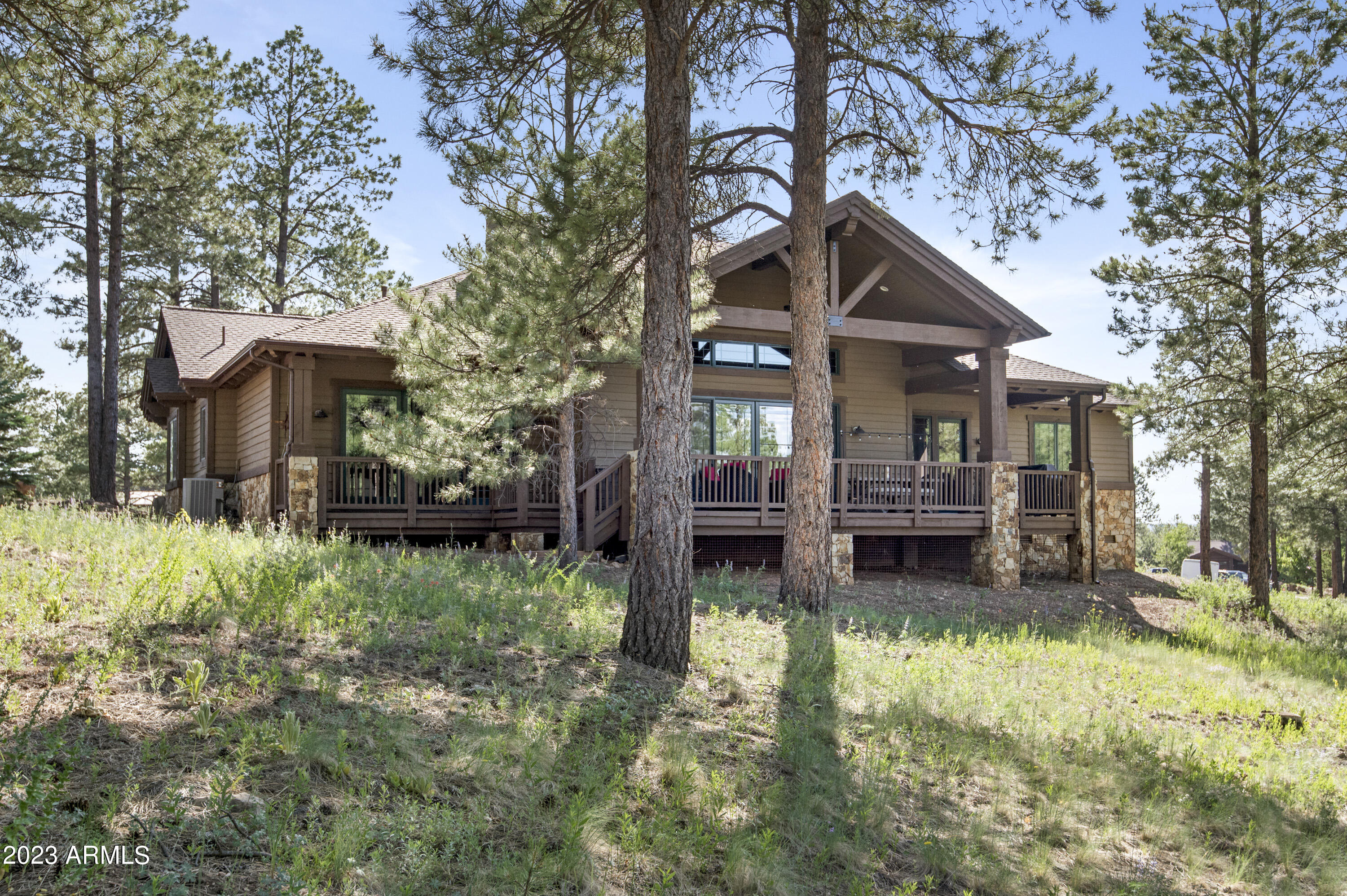 1927 E BARE OAK Loop