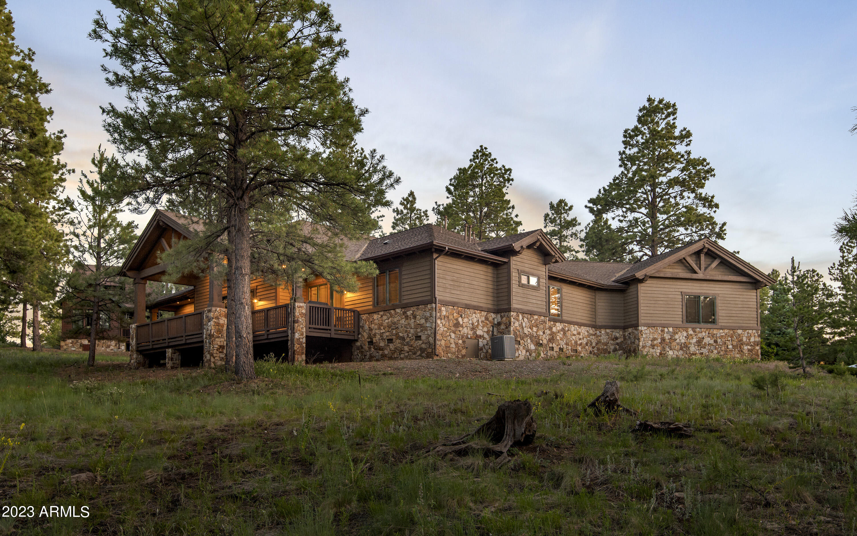 1927 E BARE OAK Loop