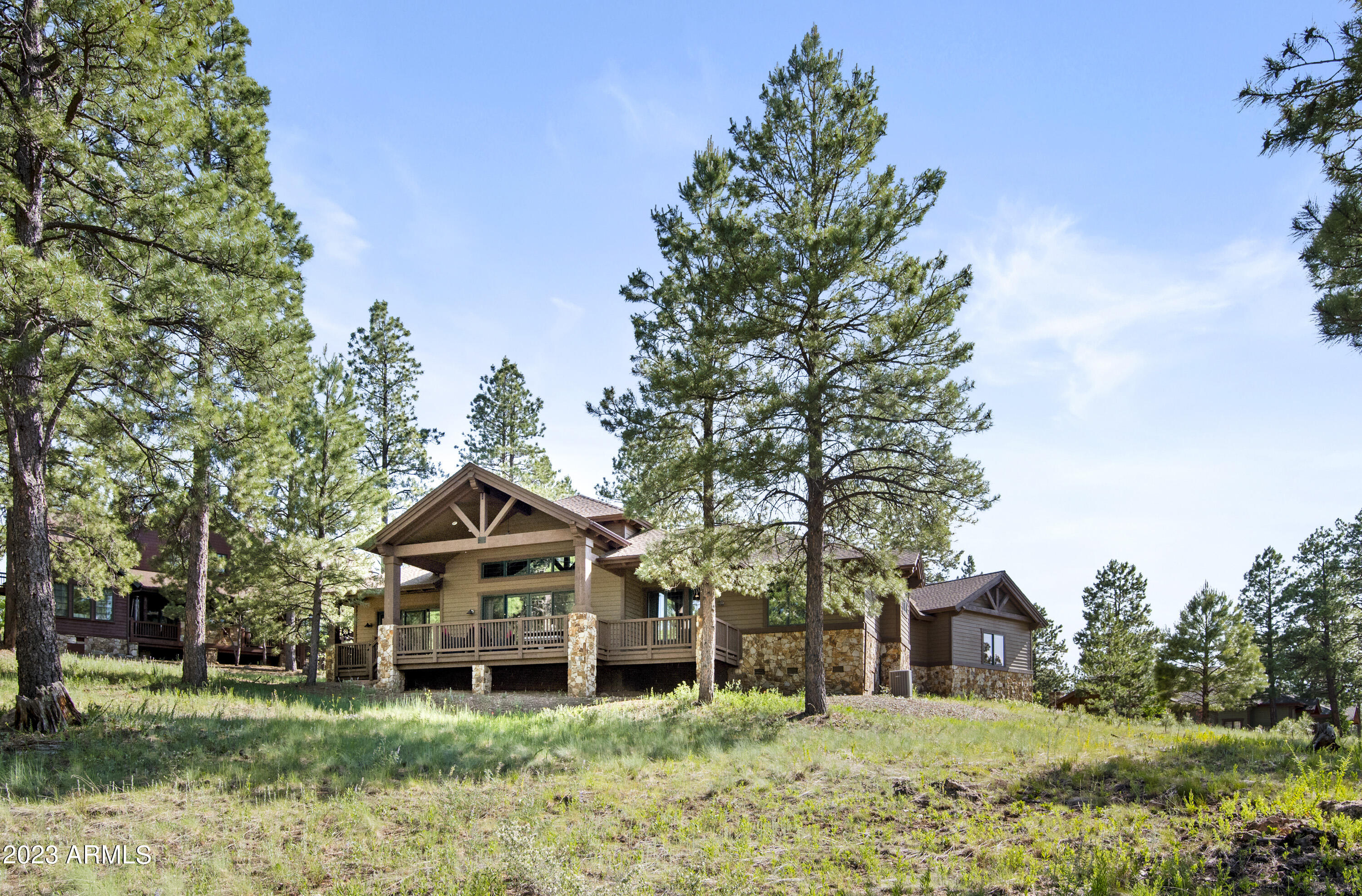 1927 E BARE OAK Loop