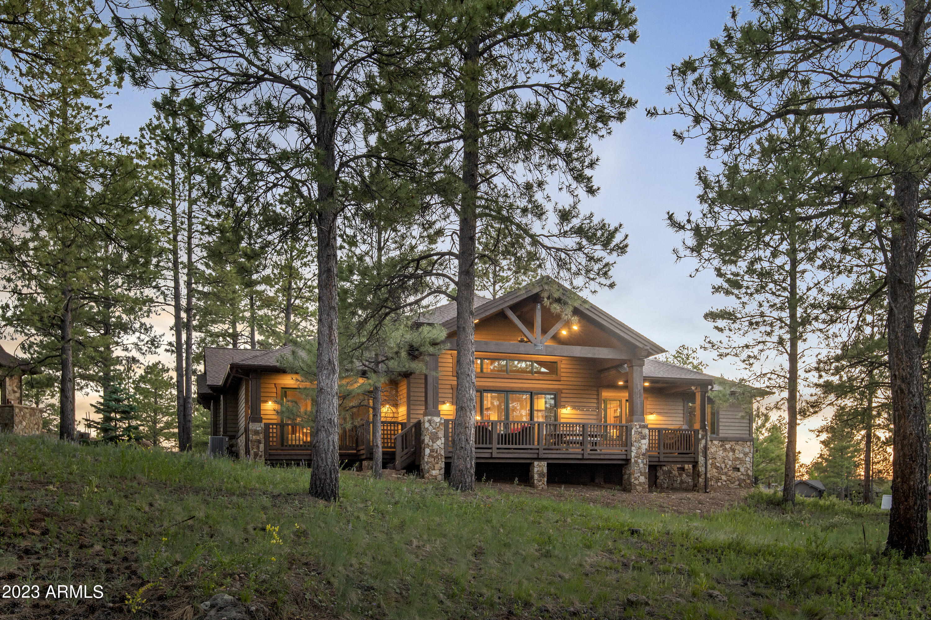 1927 E BARE OAK Loop