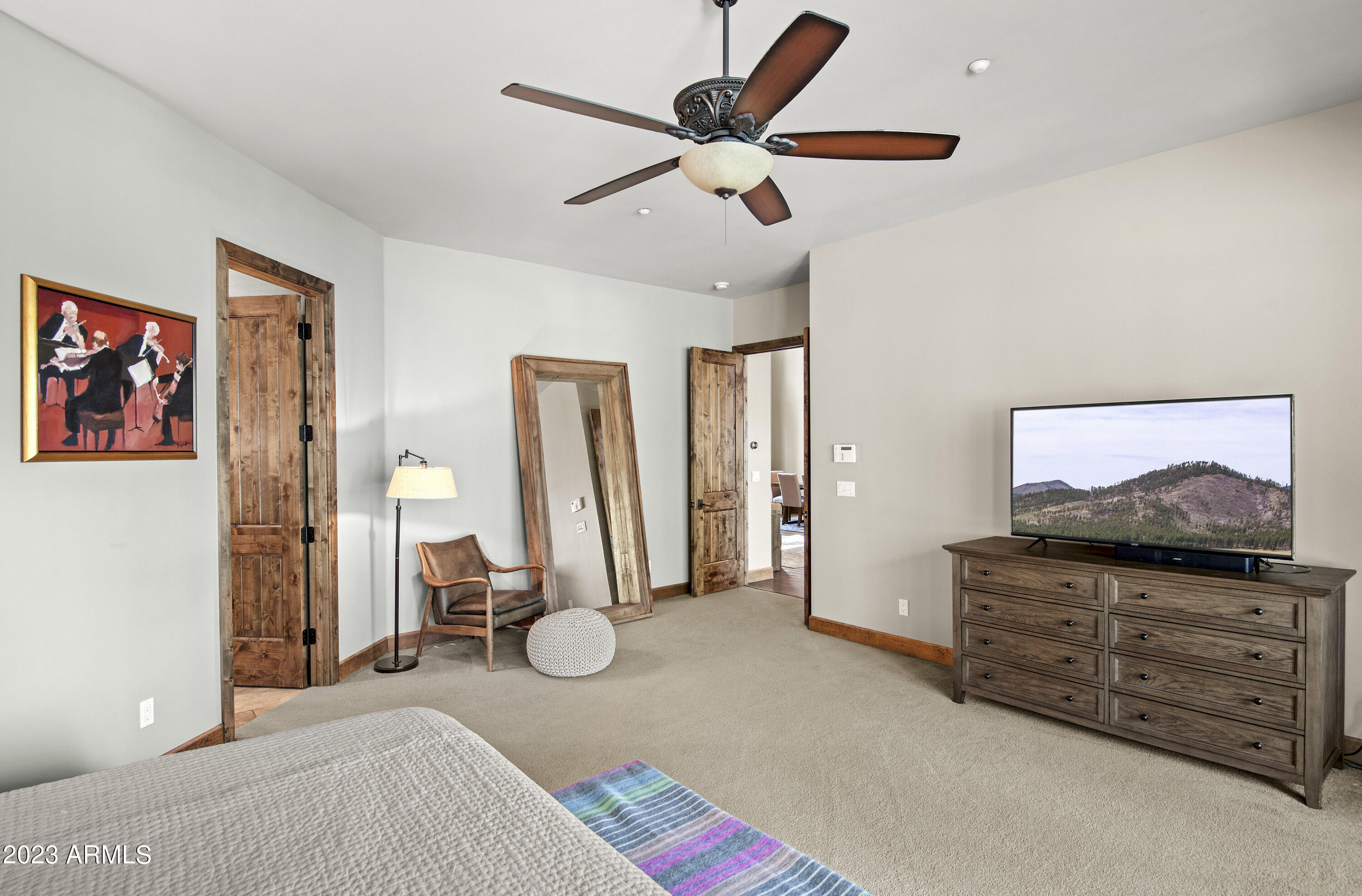 1927 E BARE OAK Loop