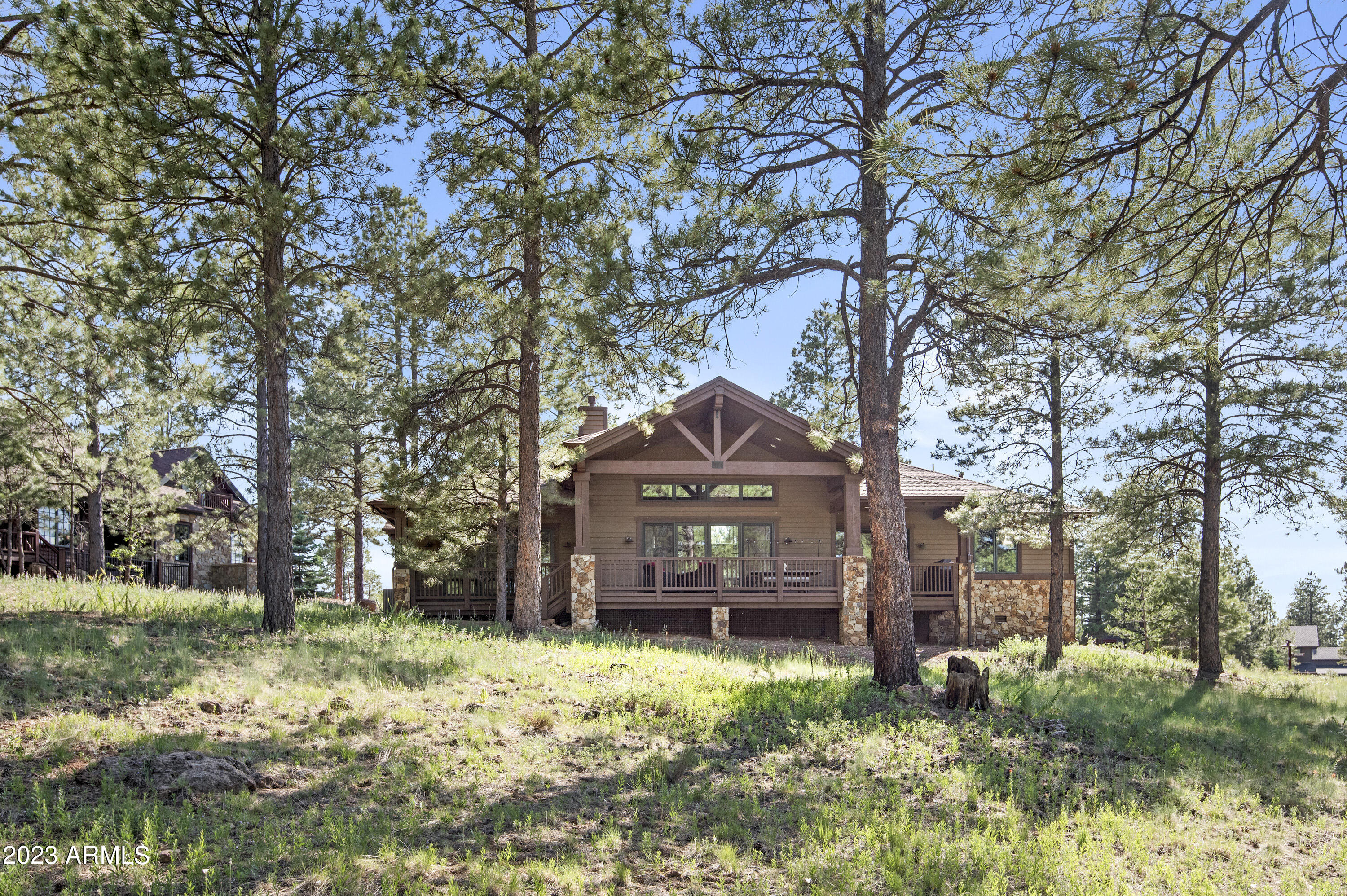 1927 E BARE OAK Loop