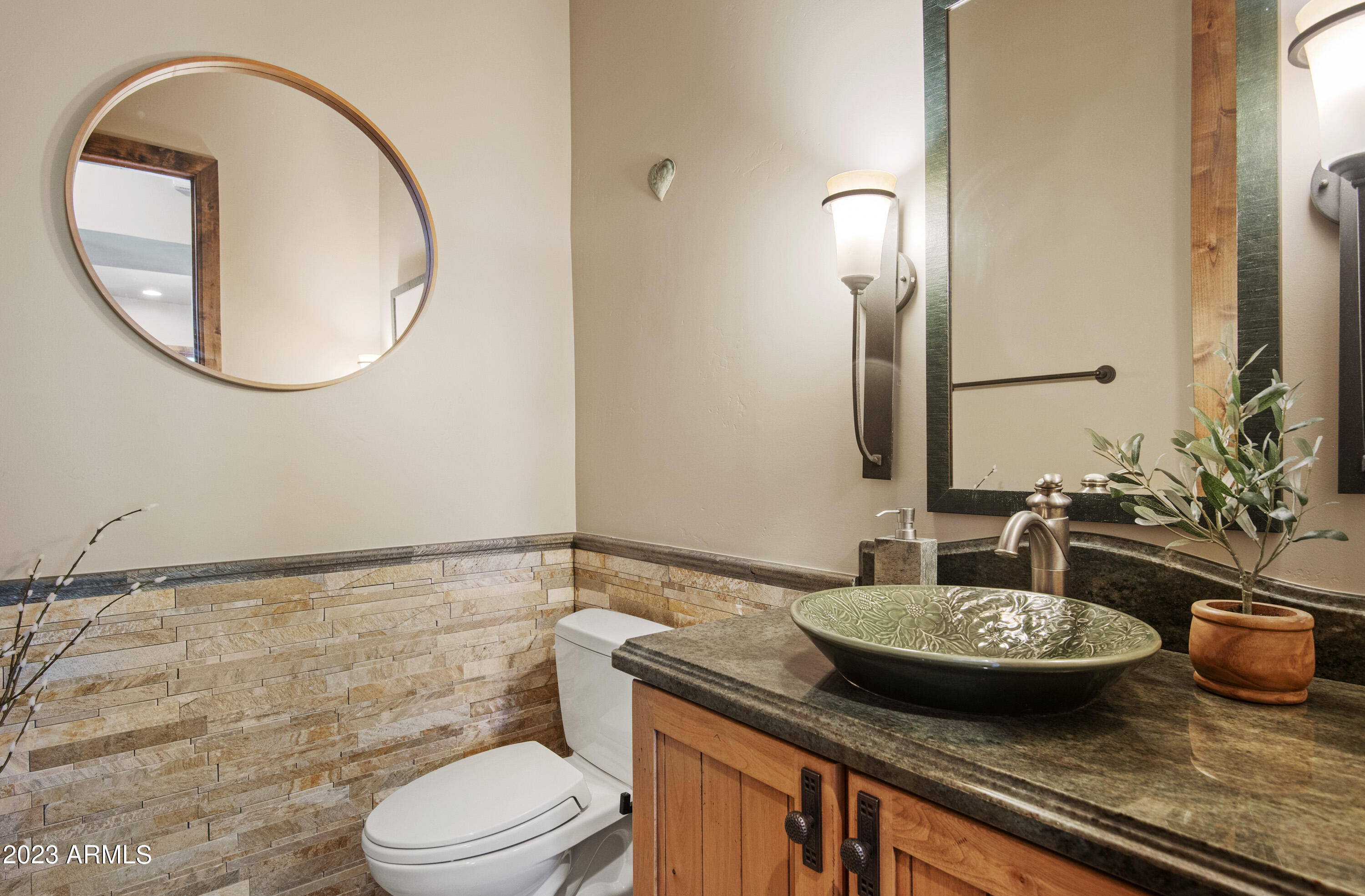 1927 E BARE OAK Loop