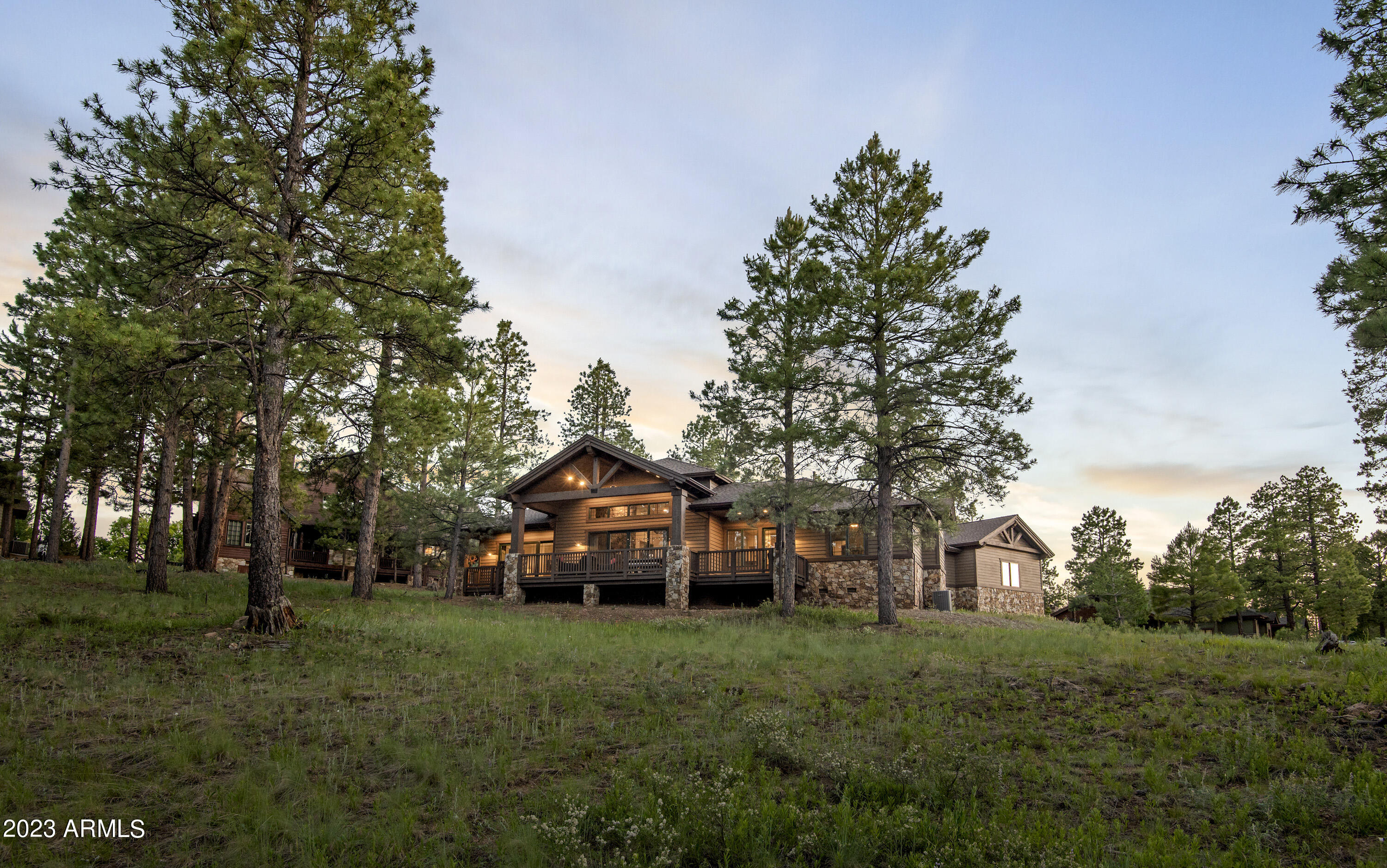 1927 E BARE OAK Loop