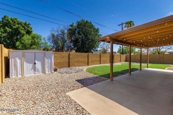 1518 W 5TH Place