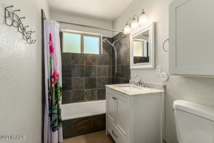 1518 W 5TH Place