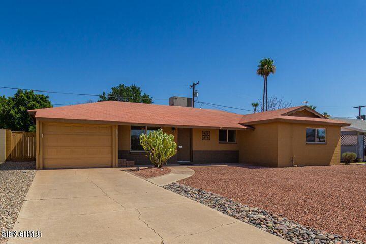 1518 W 5TH Place