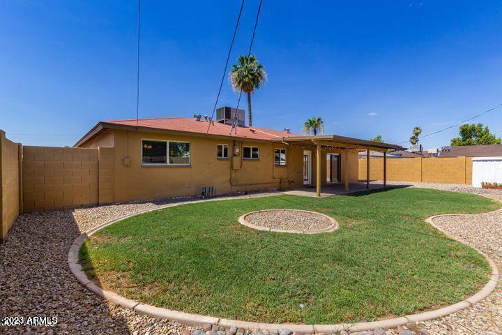 1518 W 5TH Place
