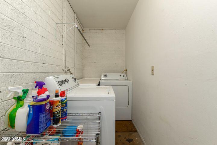 1518 W 5TH Place