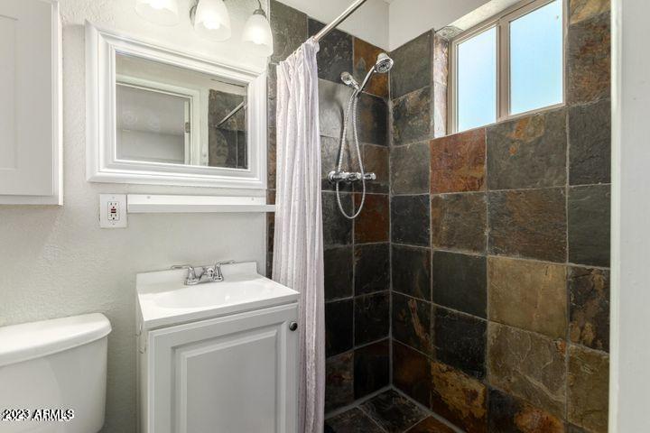 1518 W 5TH Place