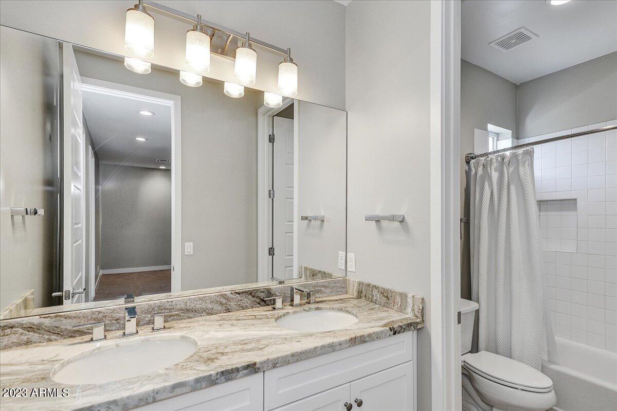 3030 N 38TH Street Unit: 111