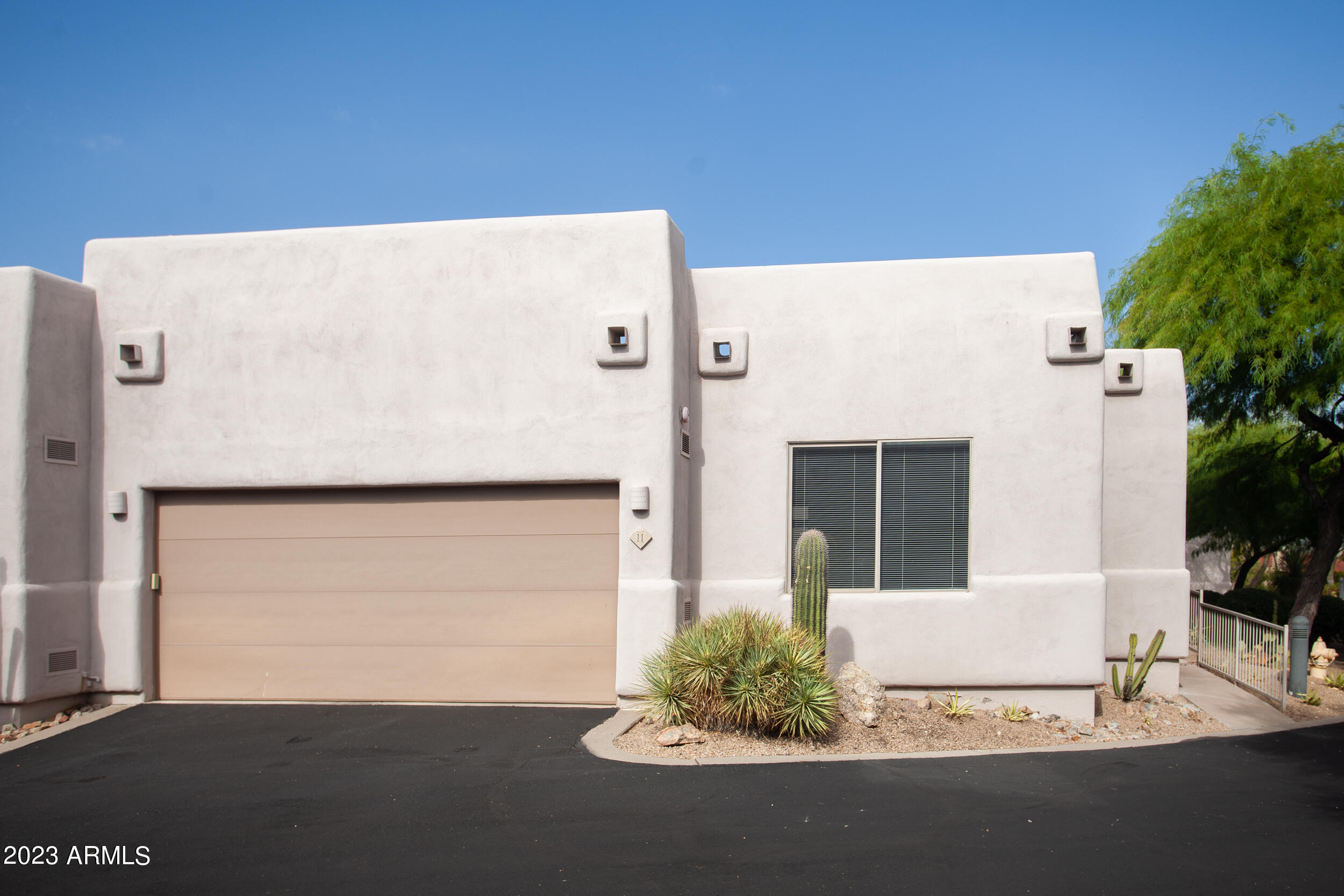 7402 E Hum Road Unit: 11