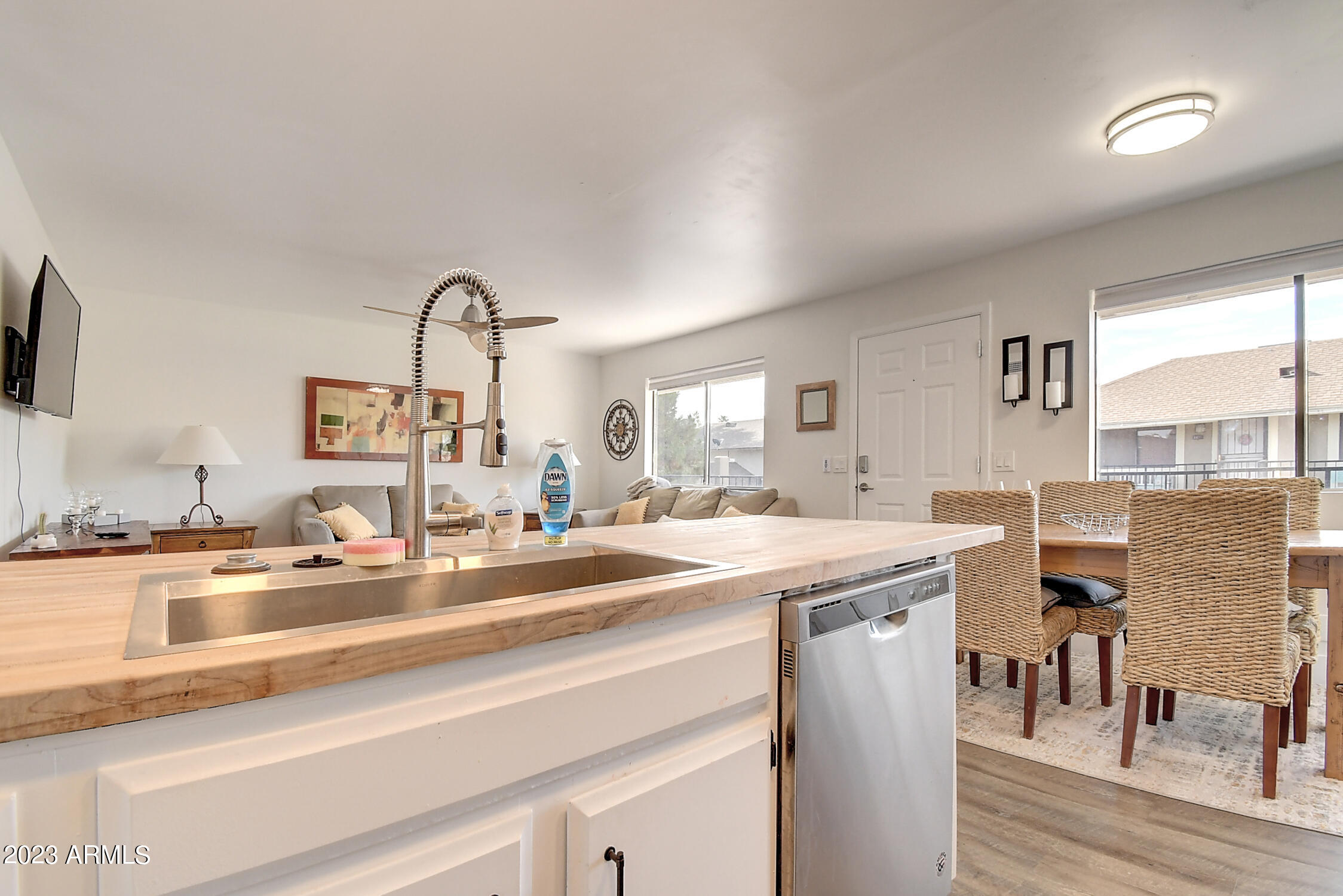 1241 N 84TH Place