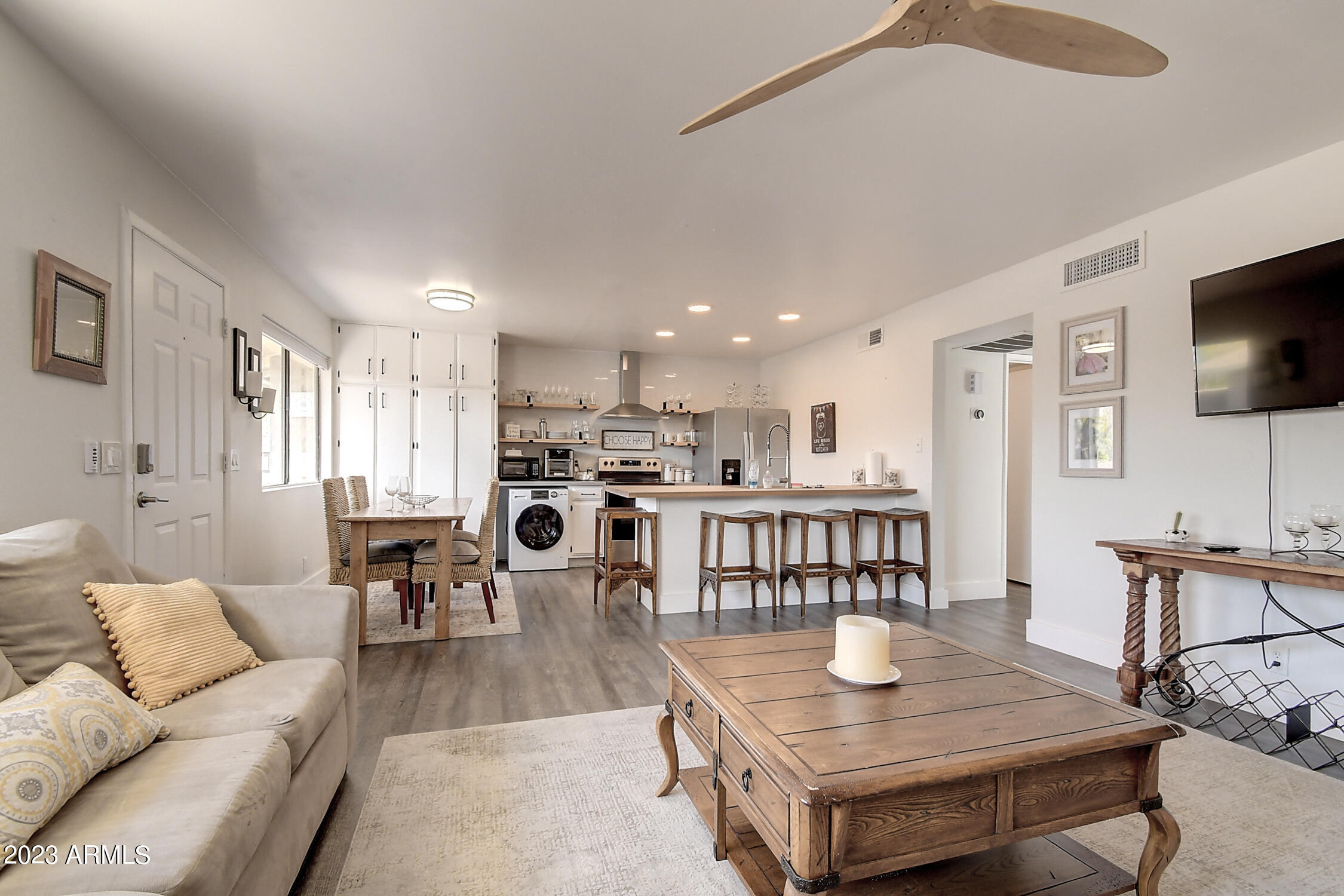 1241 N 84TH Place