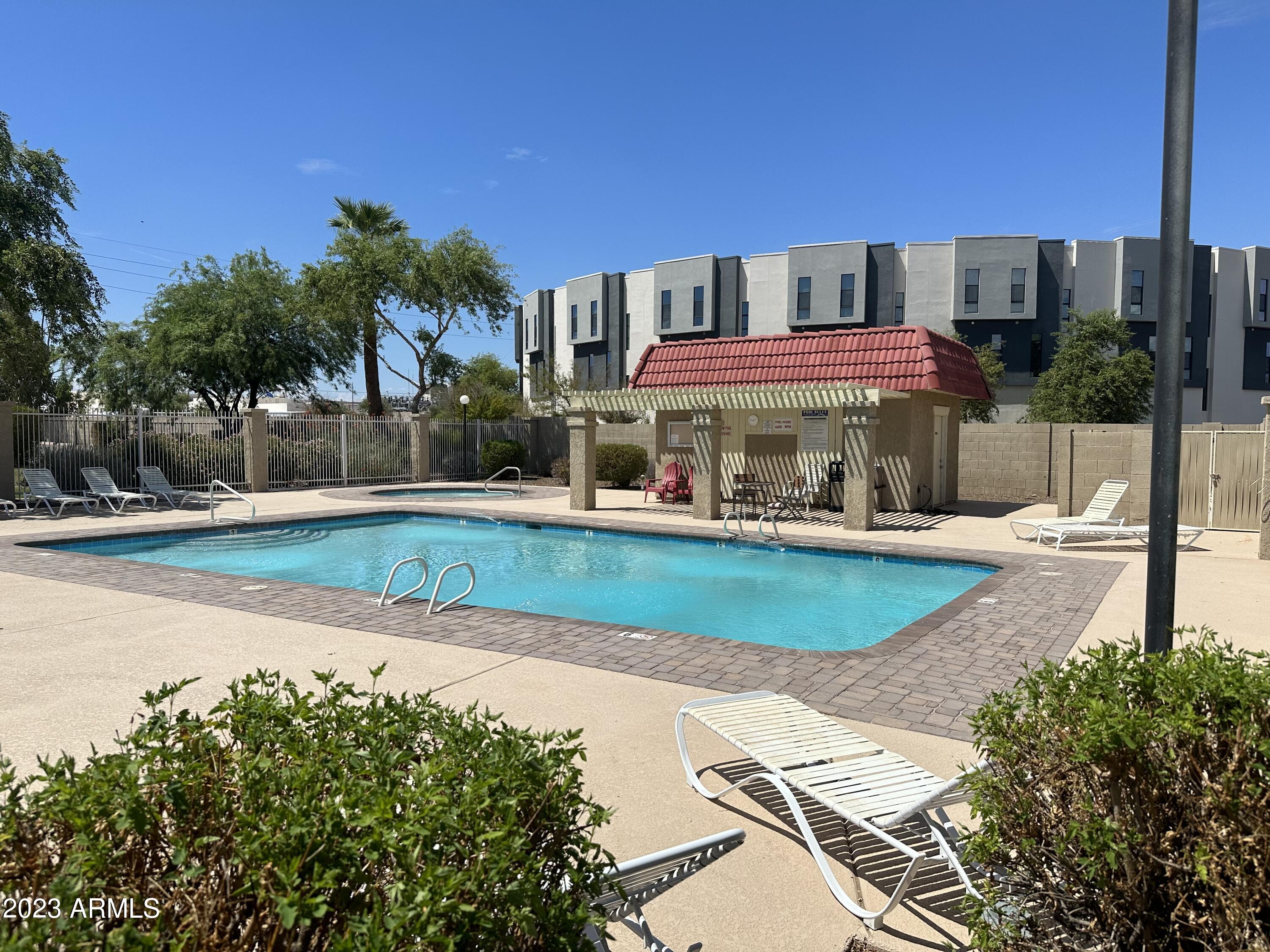 1241 N 84TH Place