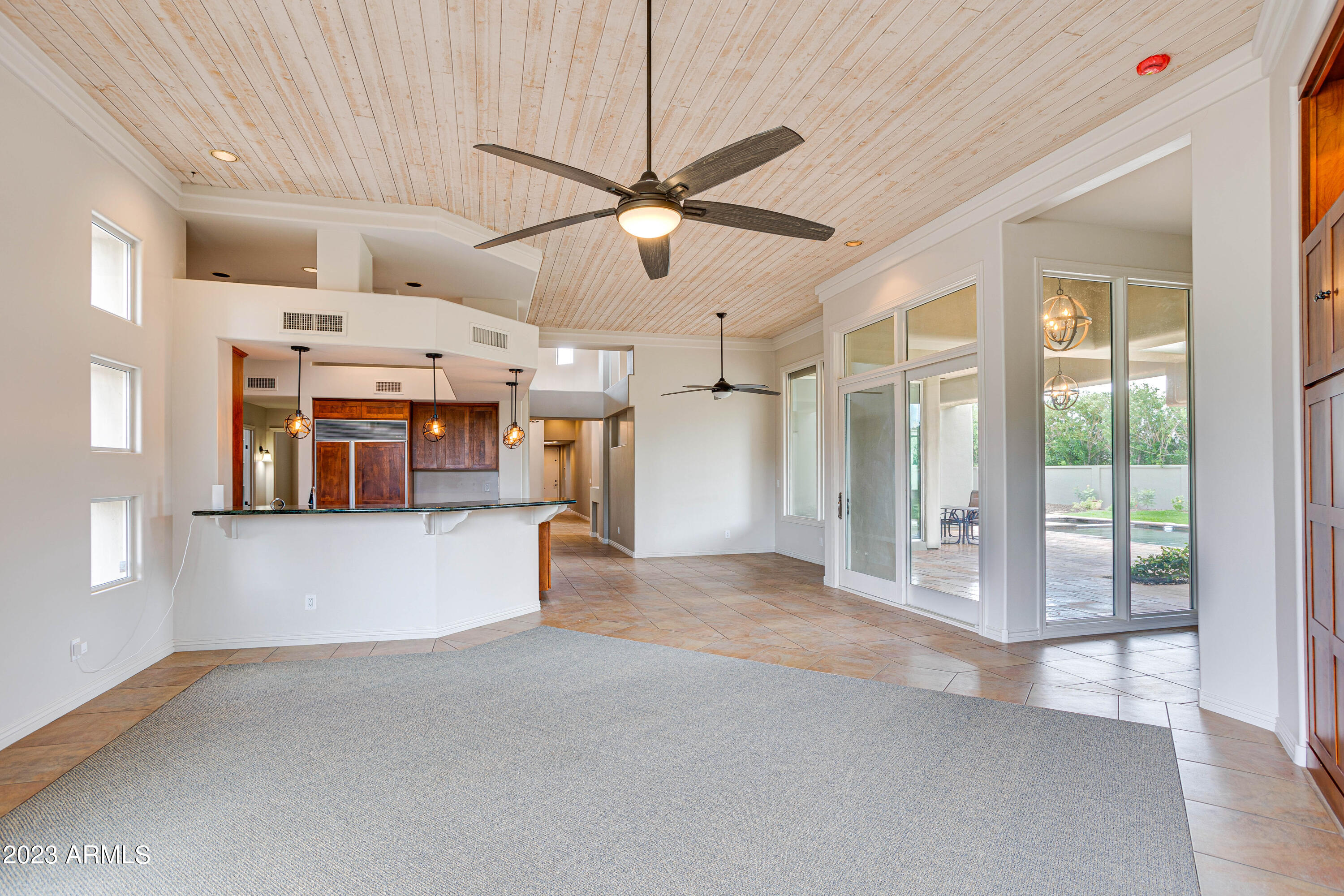 8301 N SENDERO TRES M --