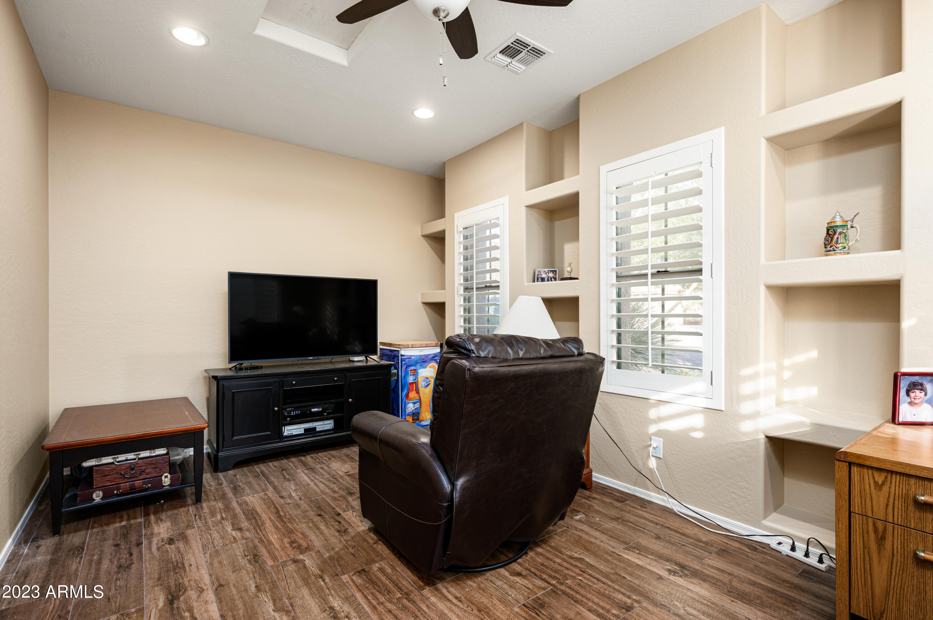 6238 W SPUR Drive