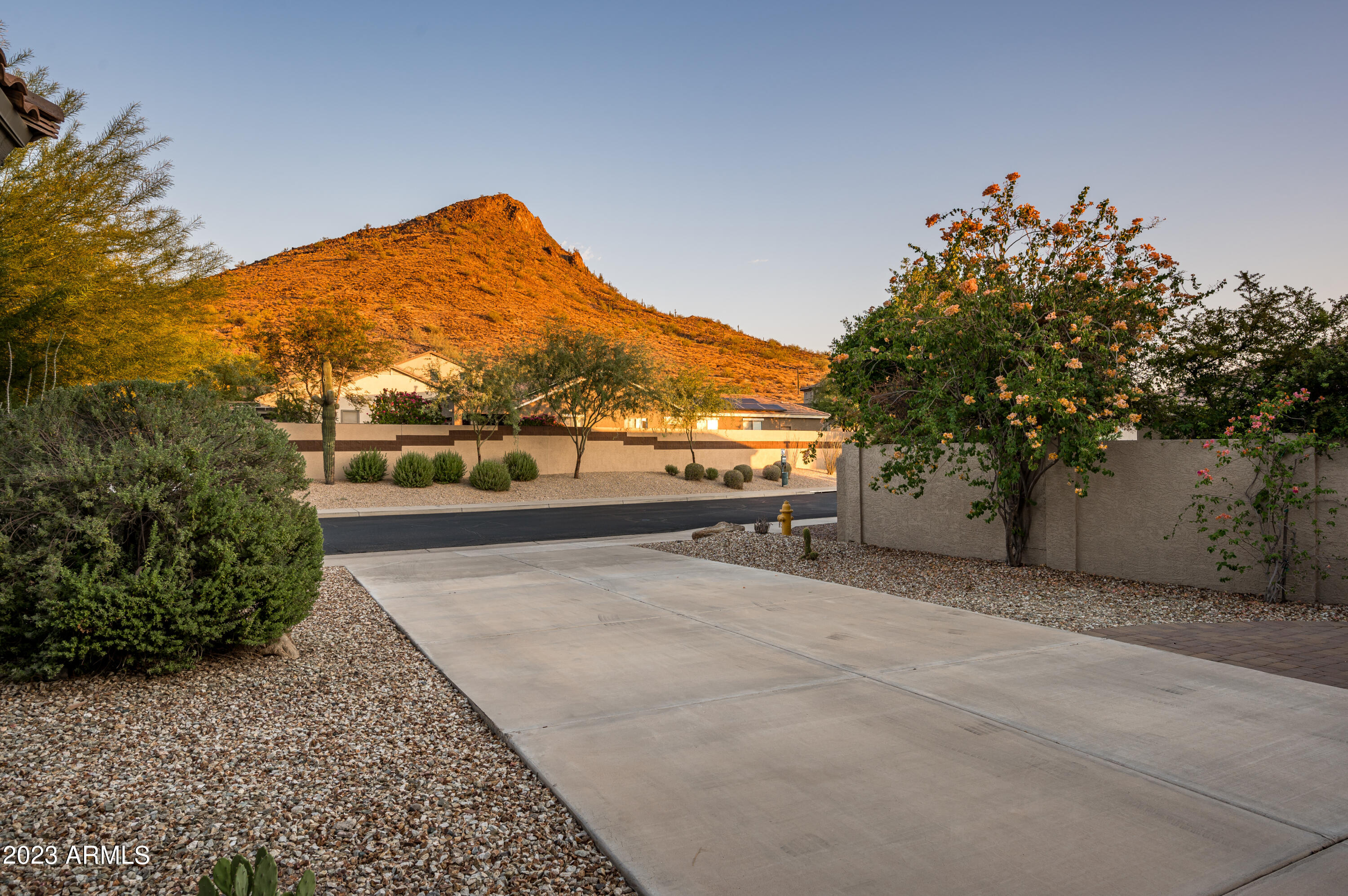 6238 W SPUR Drive