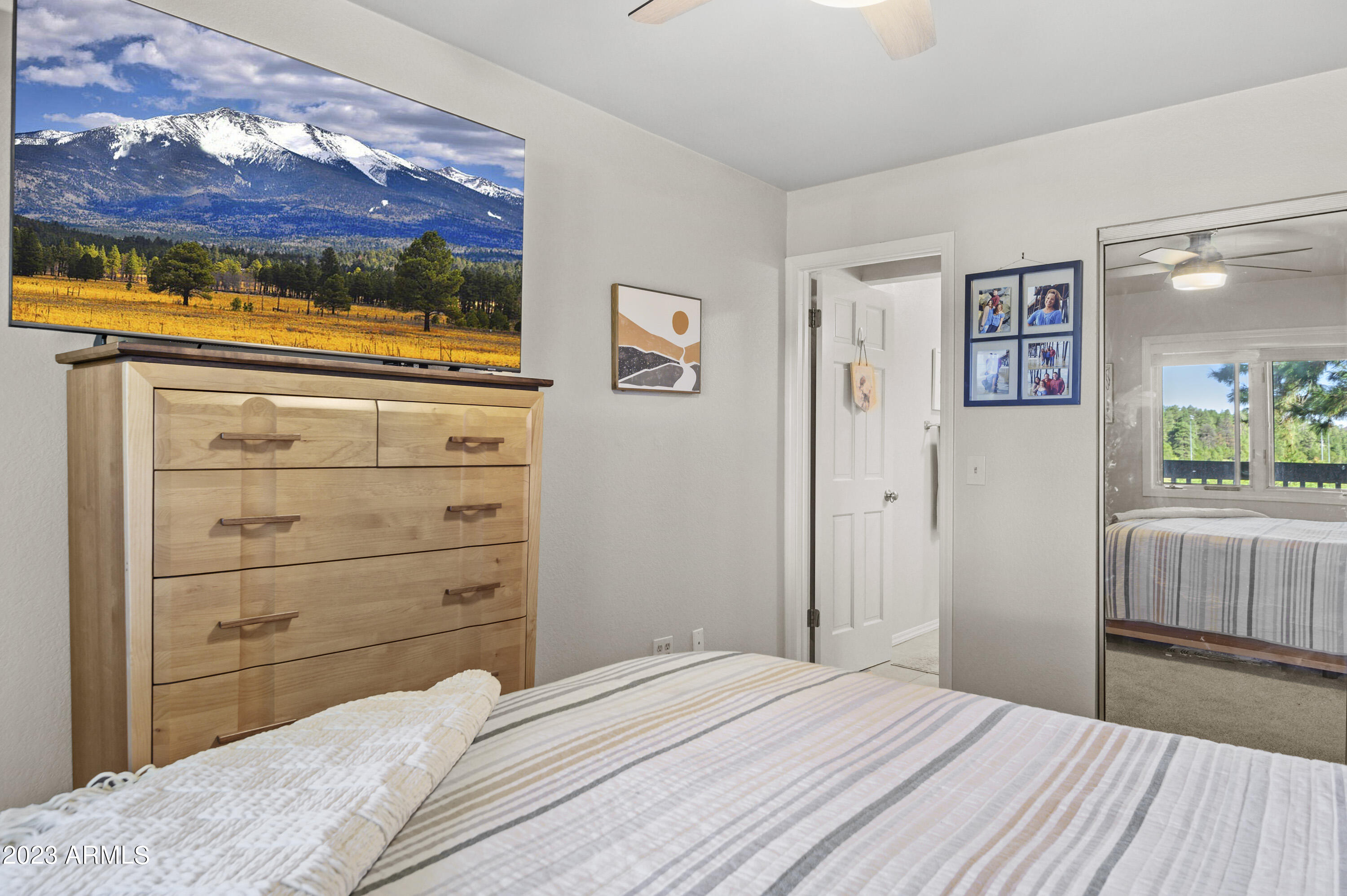 2665 N VALLEY VIEW Road Unit: 10127