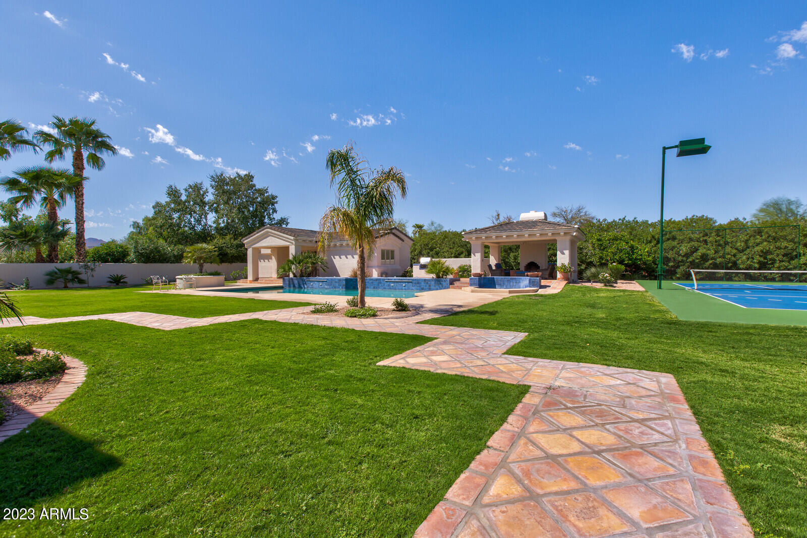 8912 N 65TH Street