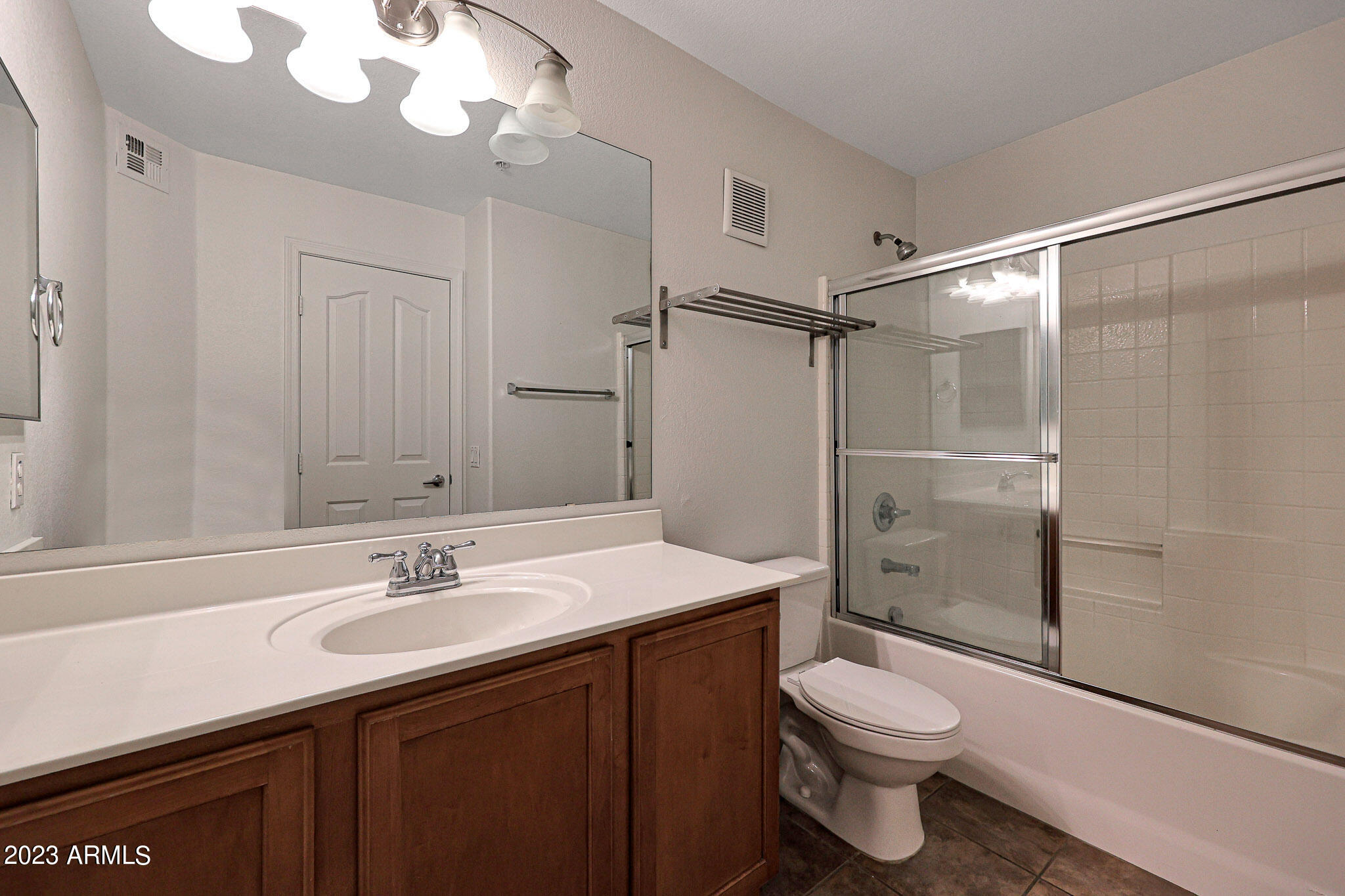 2402 E 5TH Street Unit: 1447