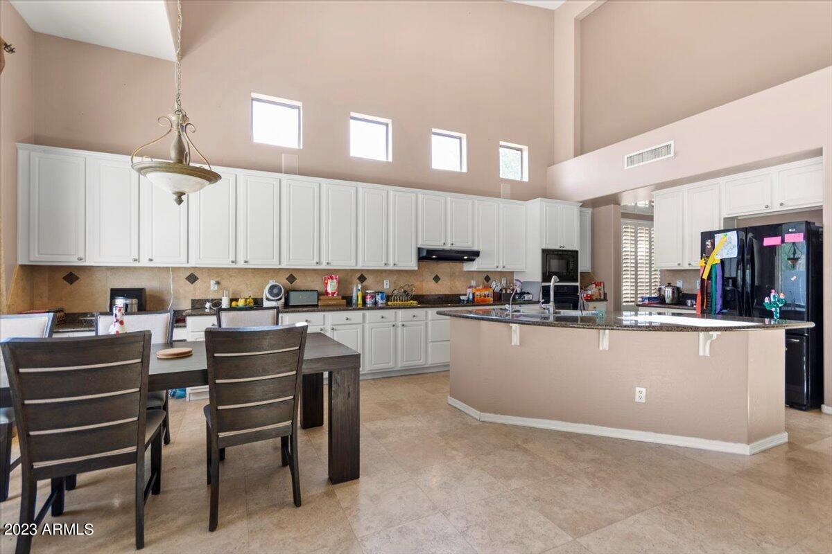 2711 W Haley Drive