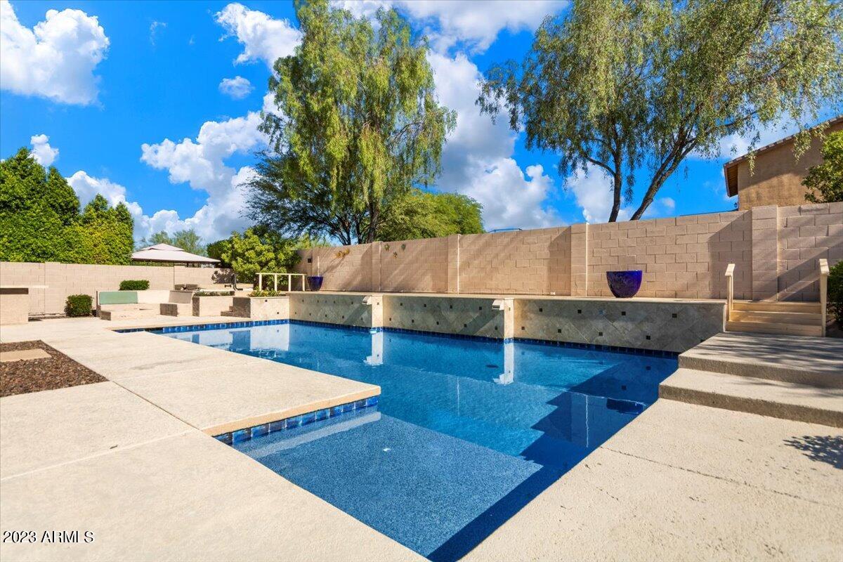 2711 W Haley Drive