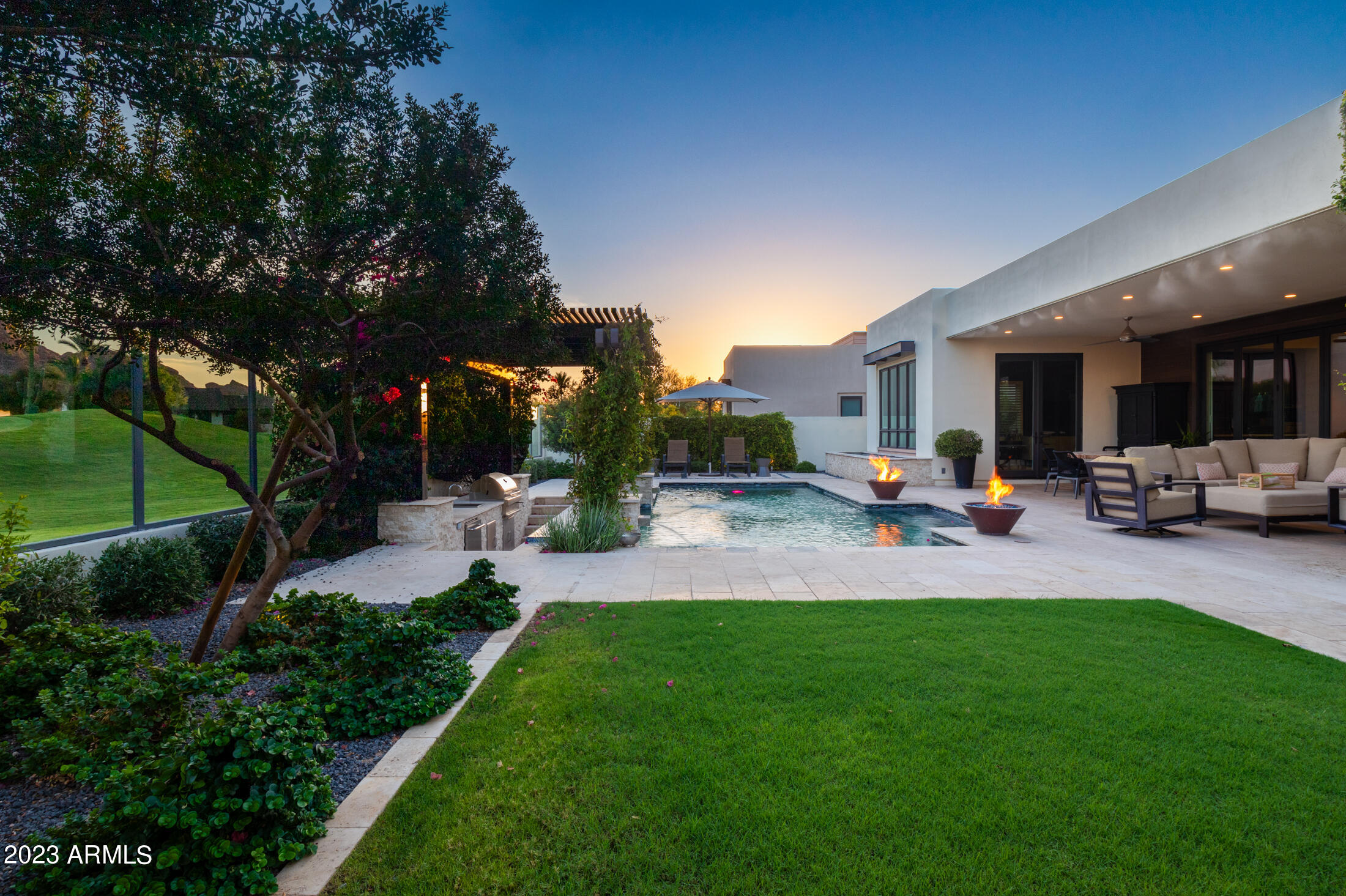 5587 E VALLEY VISTA Lane