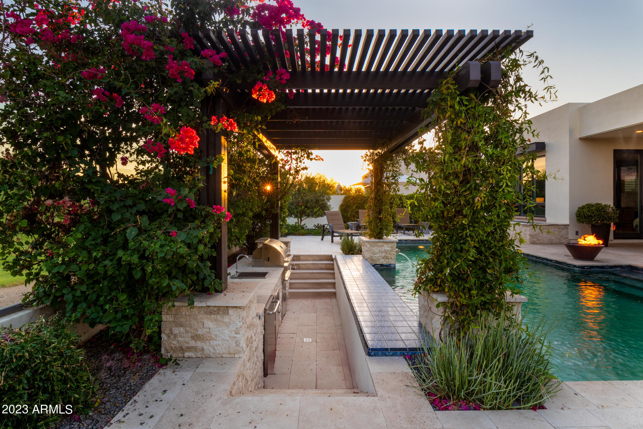 5587 E VALLEY VISTA Lane