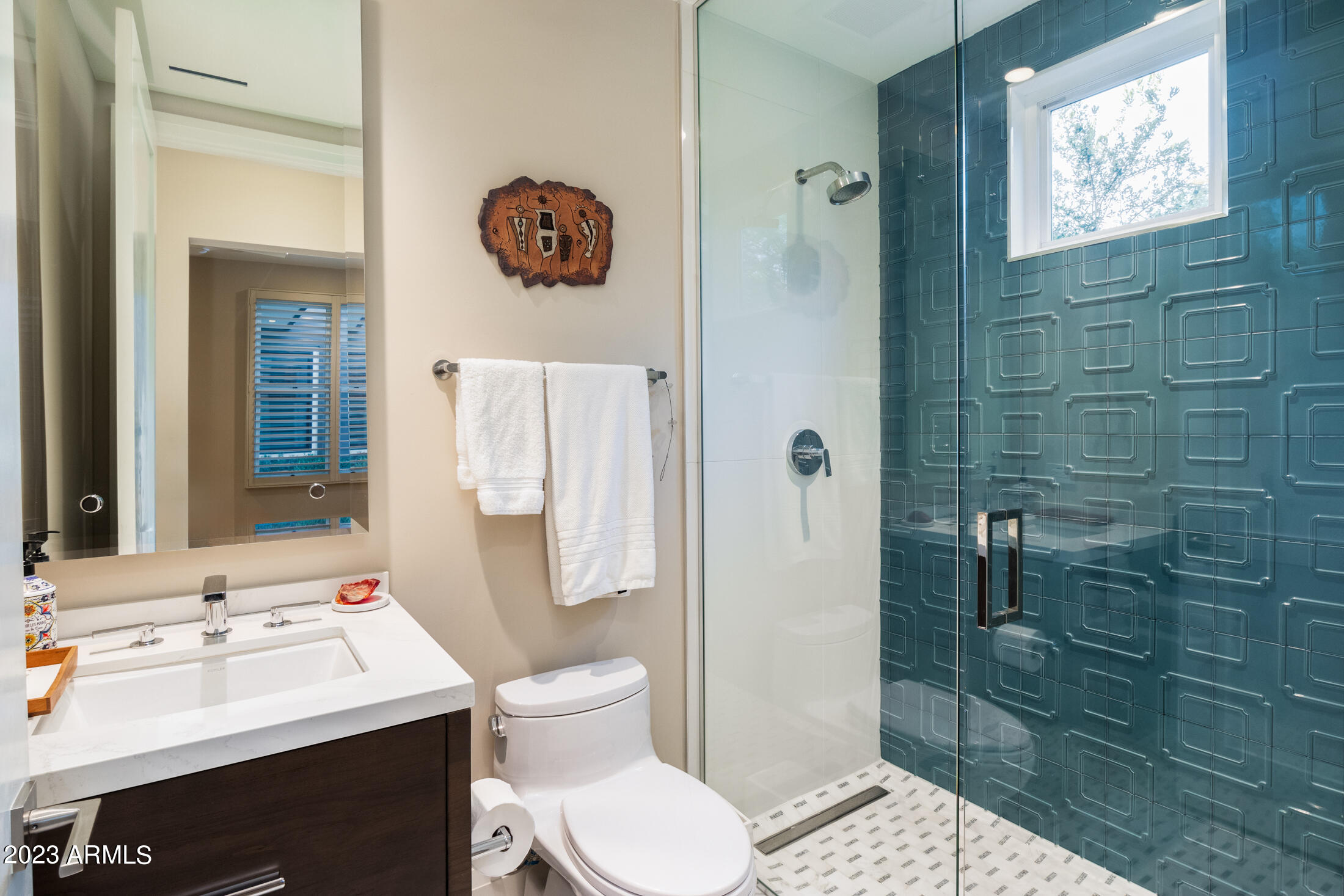 5587 E VALLEY VISTA Lane