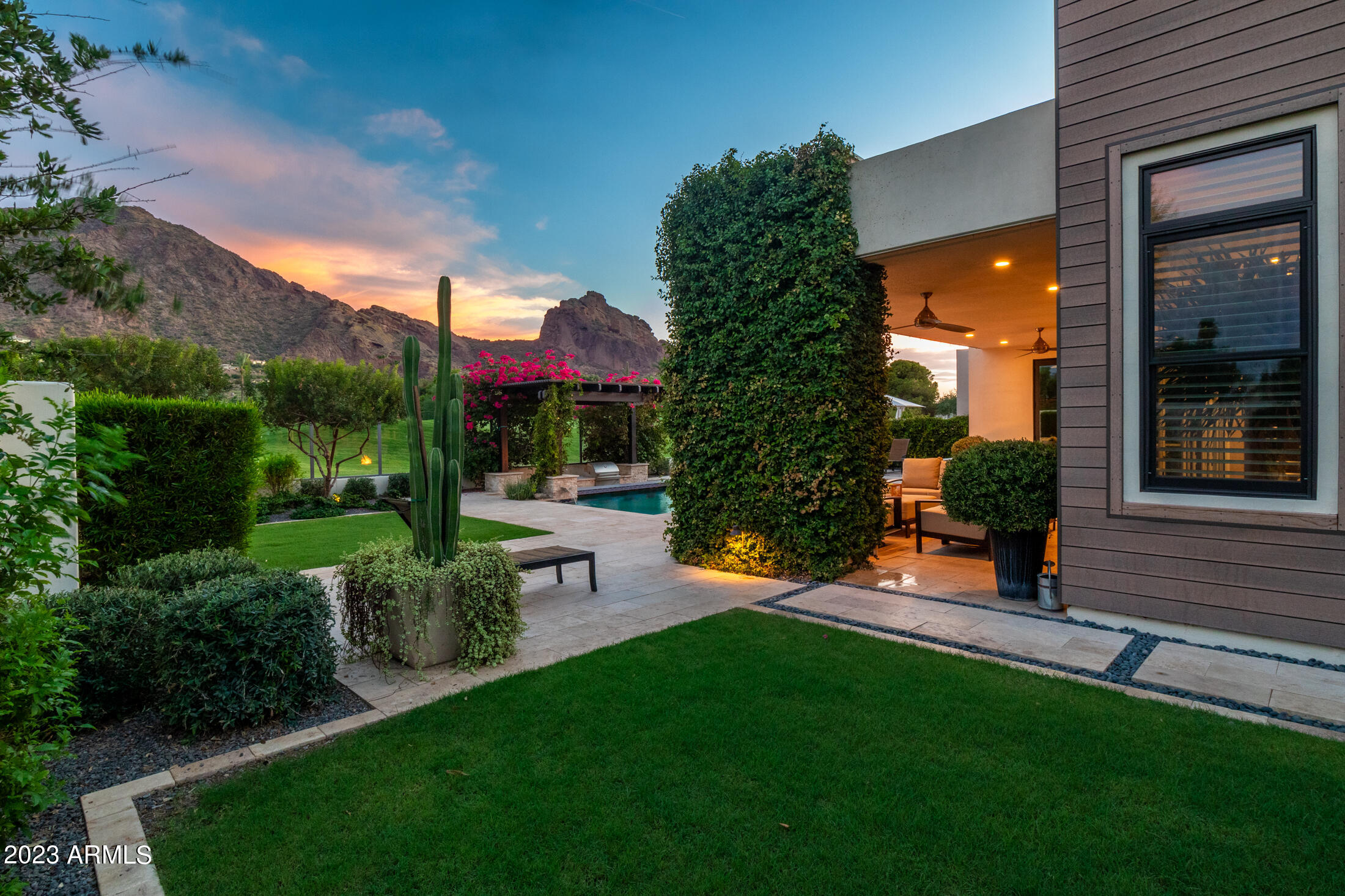 5587 E VALLEY VISTA Lane