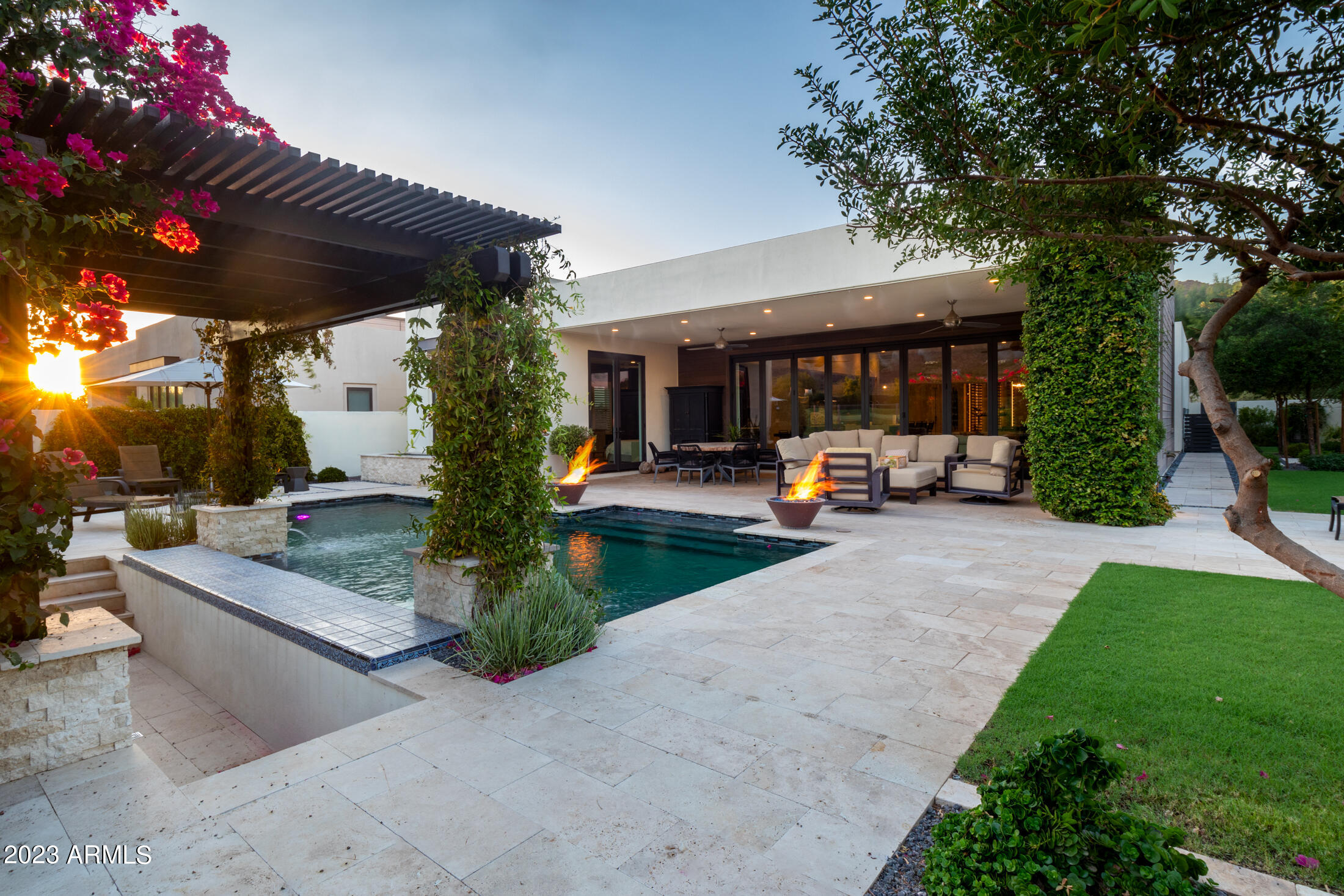5587 E VALLEY VISTA Lane
