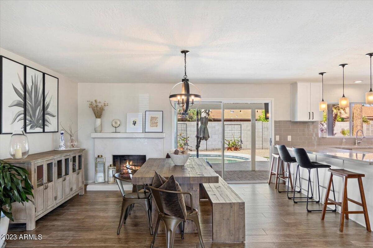 4016 E WINDROSE Drive
