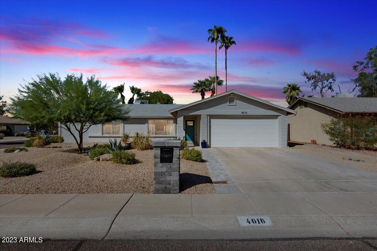 4016 E WINDROSE Drive