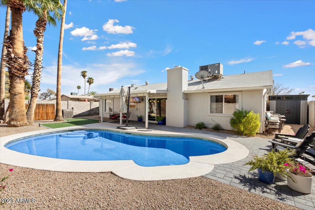 4016 E WINDROSE Drive