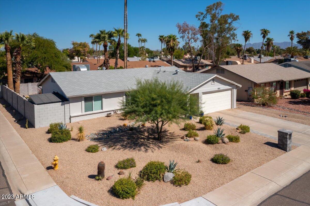 4016 E WINDROSE Drive
