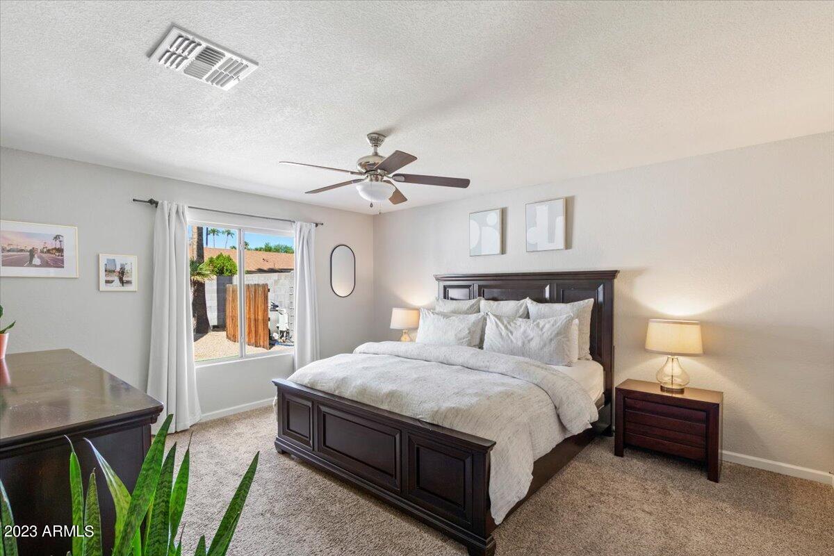 4016 E WINDROSE Drive