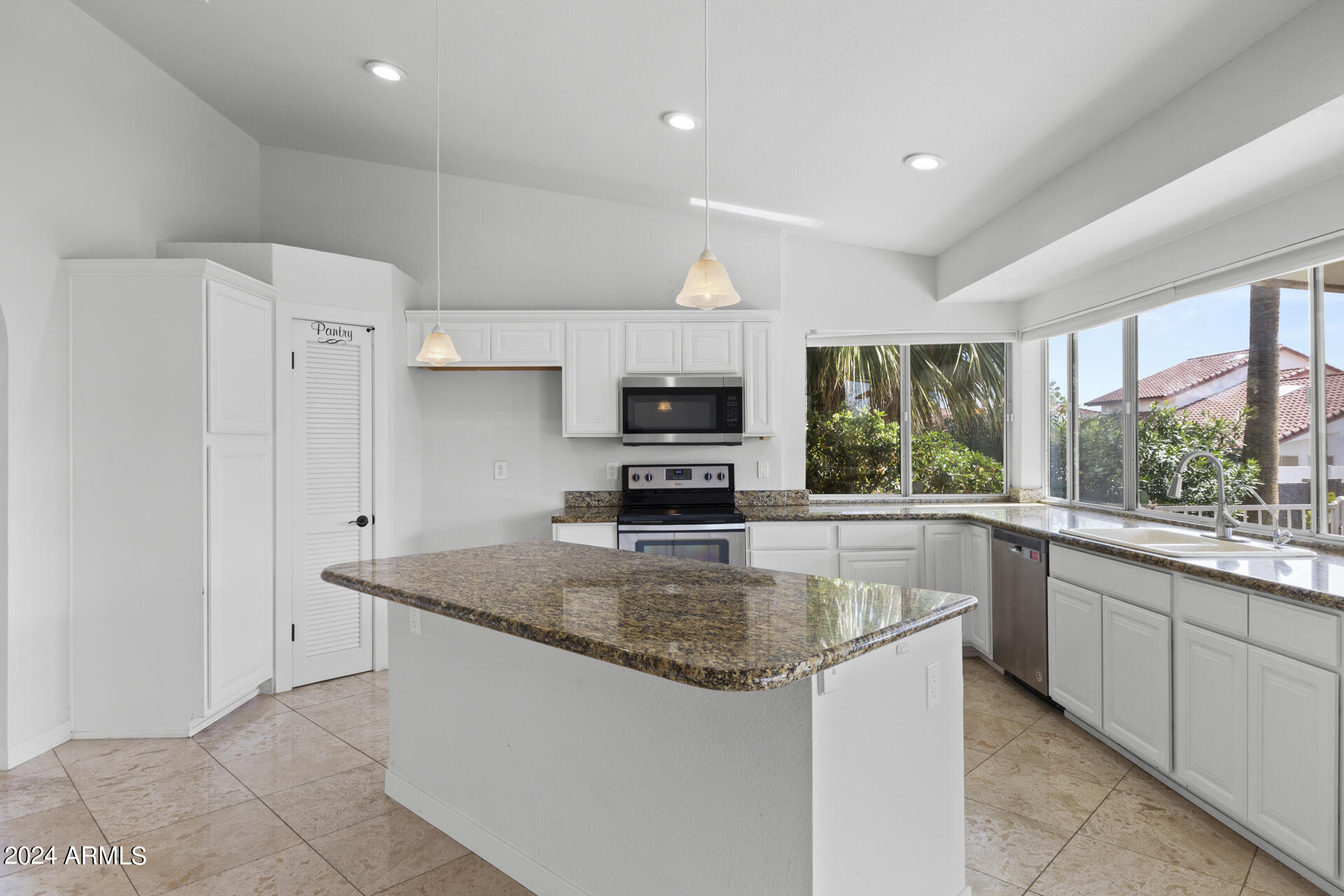 5623 E CLAIRE Drive