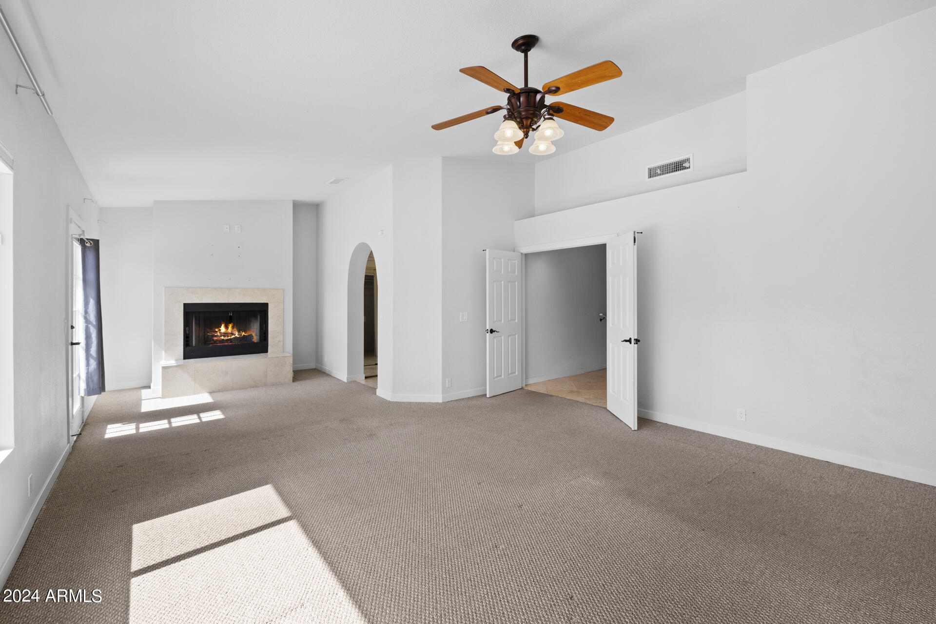 5623 E CLAIRE Drive